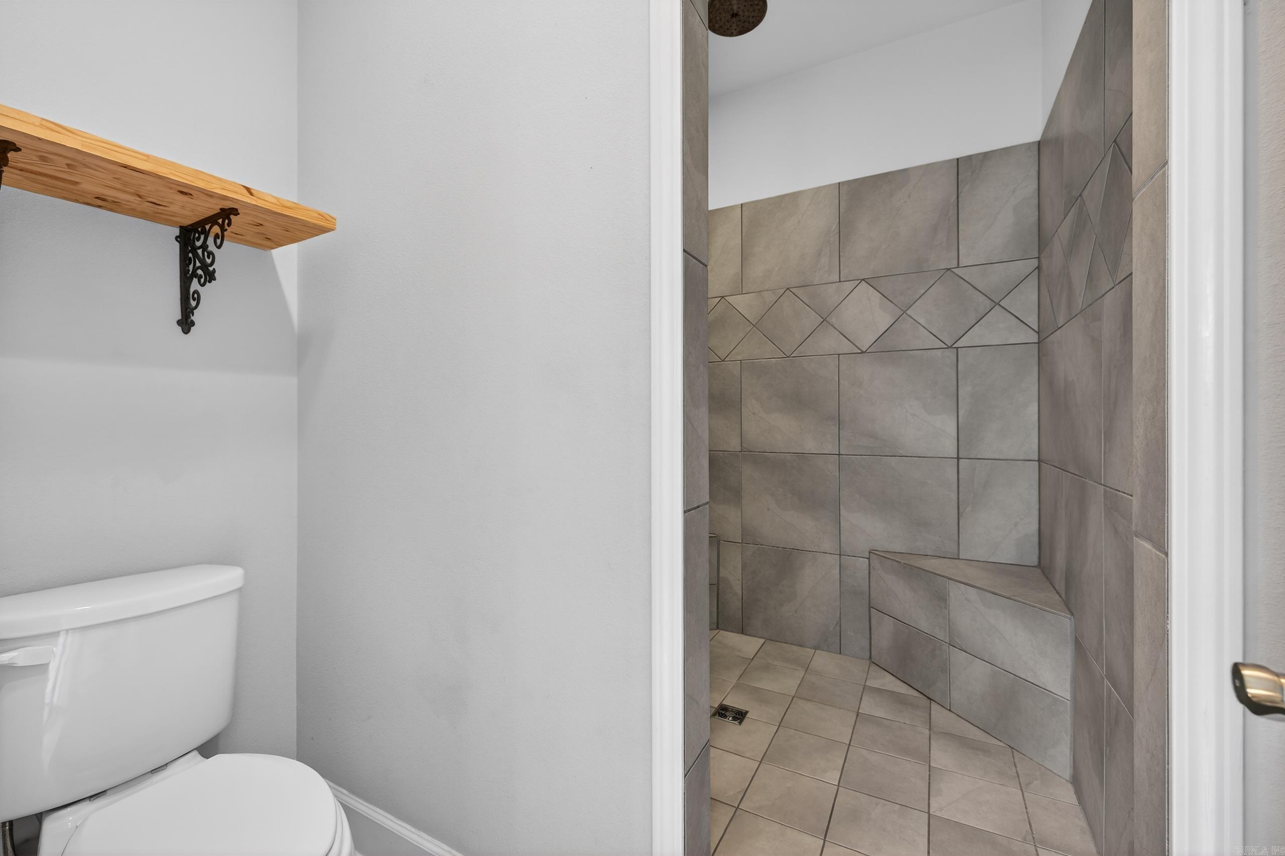 PINEWOOD ESTATES - Residential