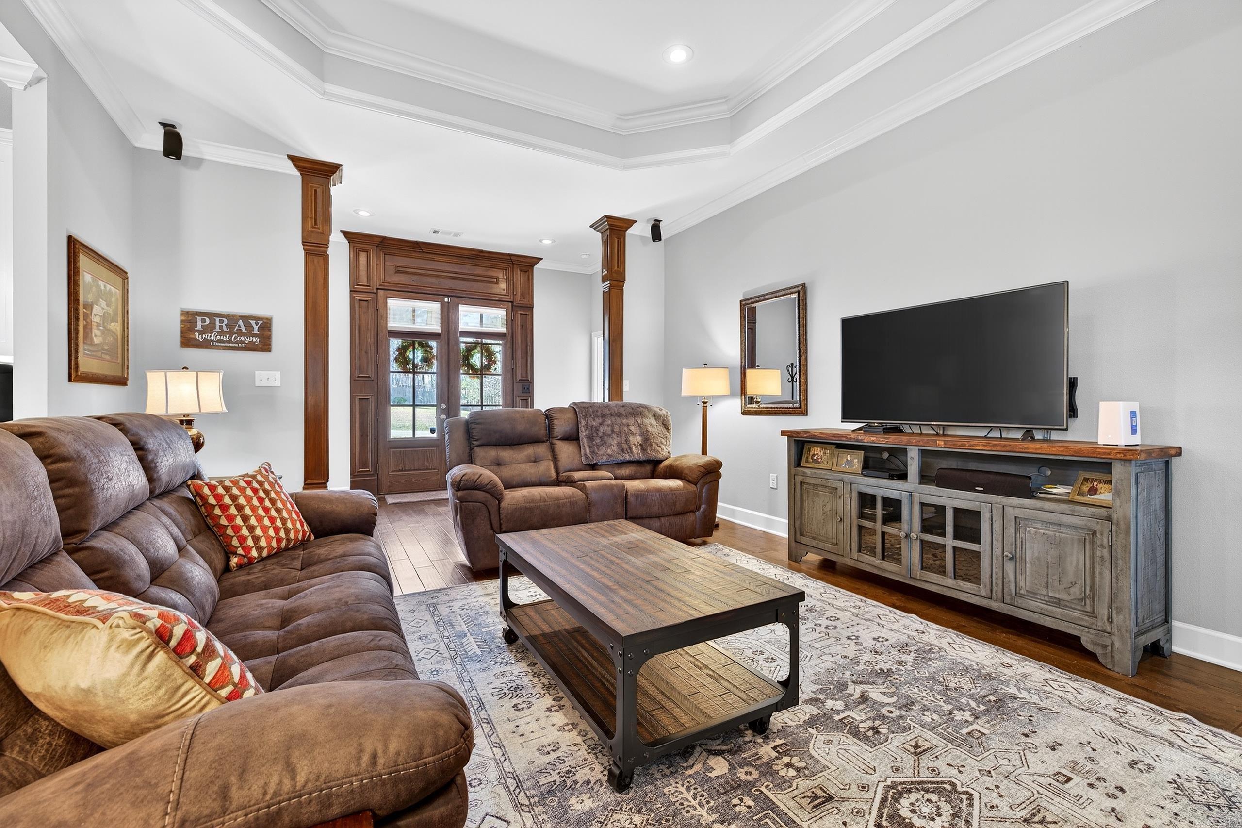 PINEWOOD ESTATES - Residential