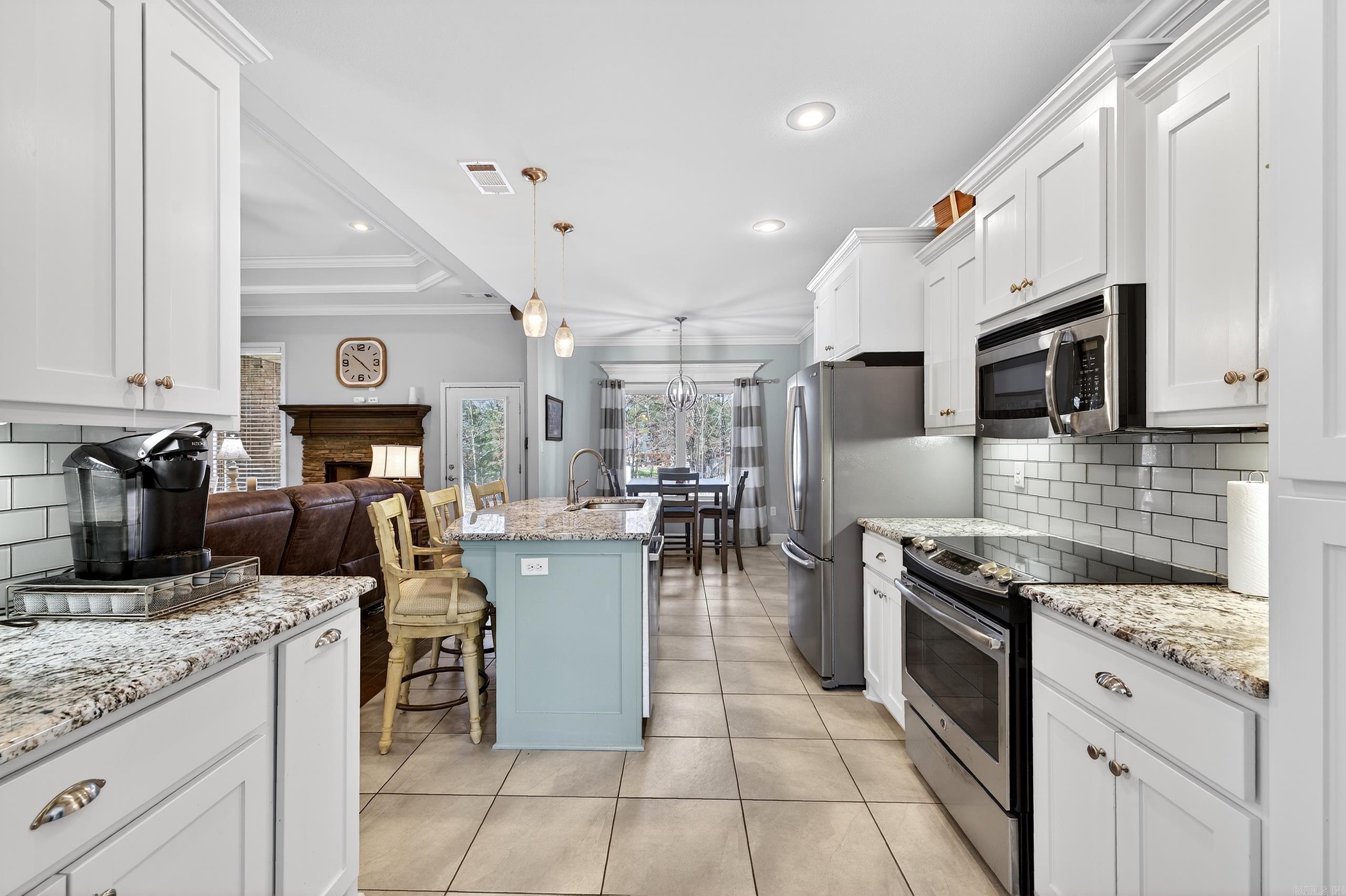 PINEWOOD ESTATES - Residential