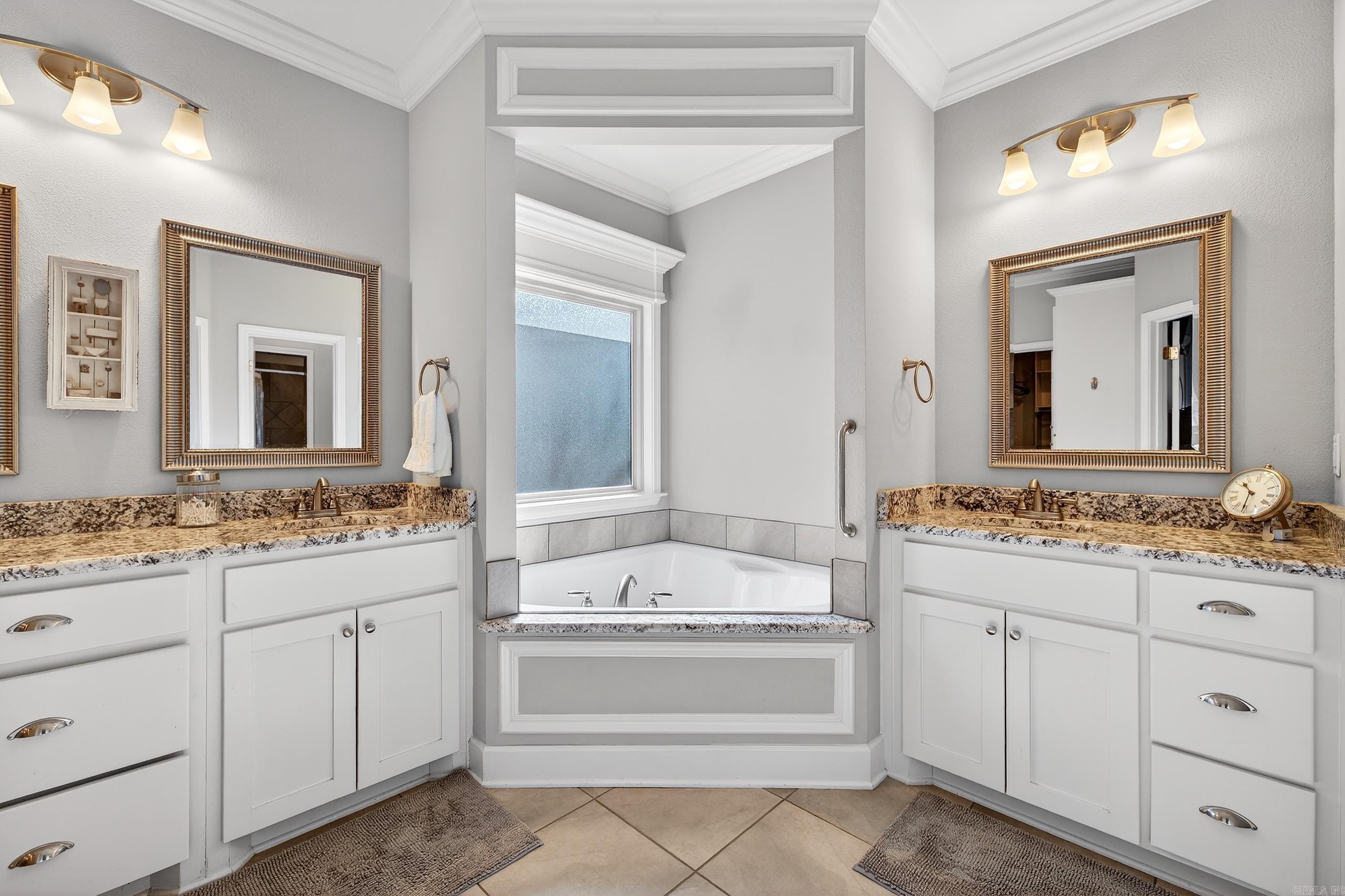 PINEWOOD ESTATES - Residential