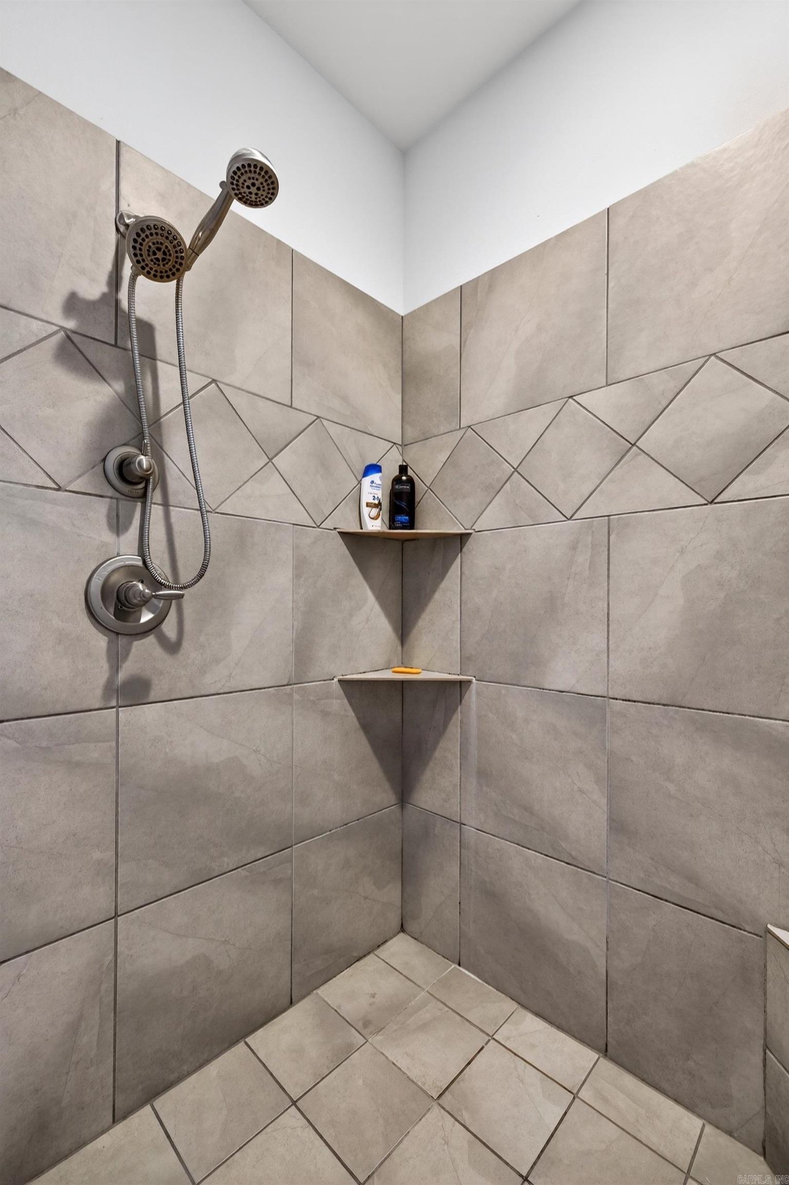 PINEWOOD ESTATES - Residential