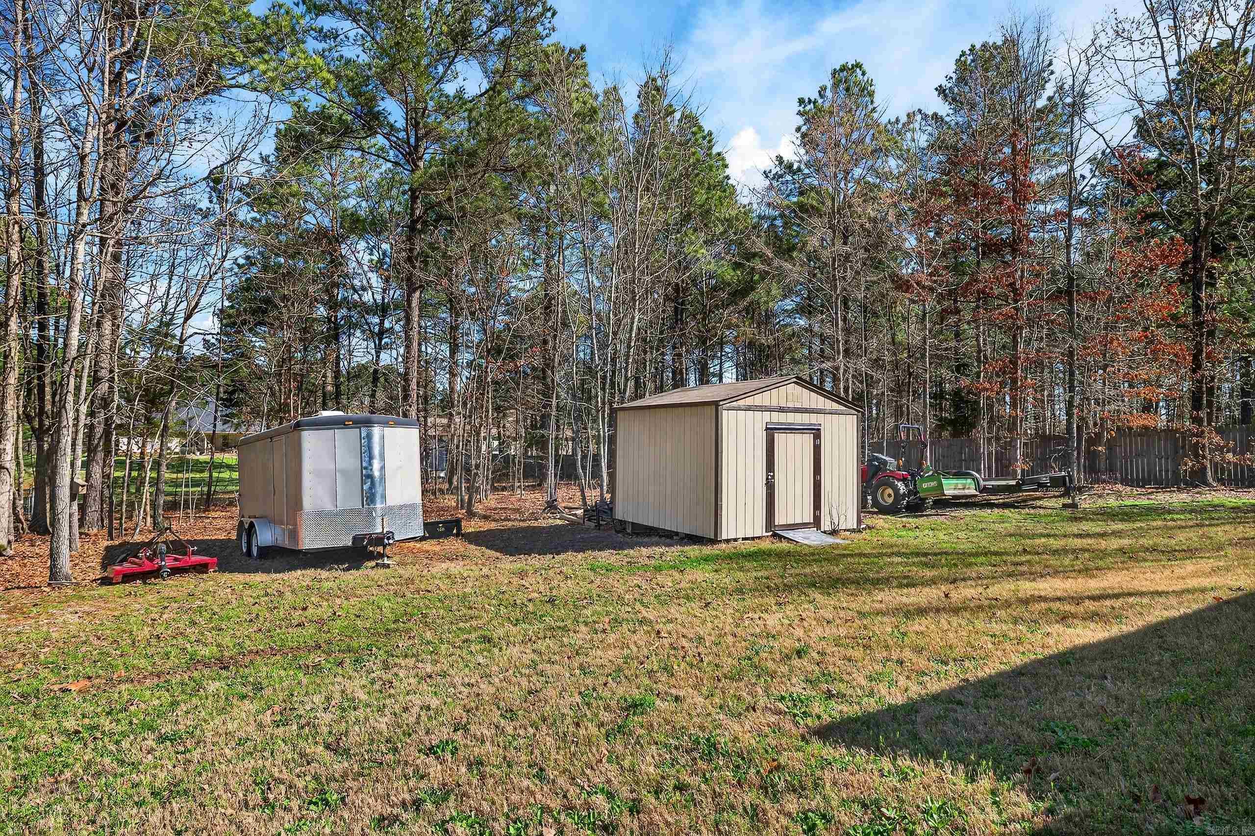 PINEWOOD ESTATES - Residential