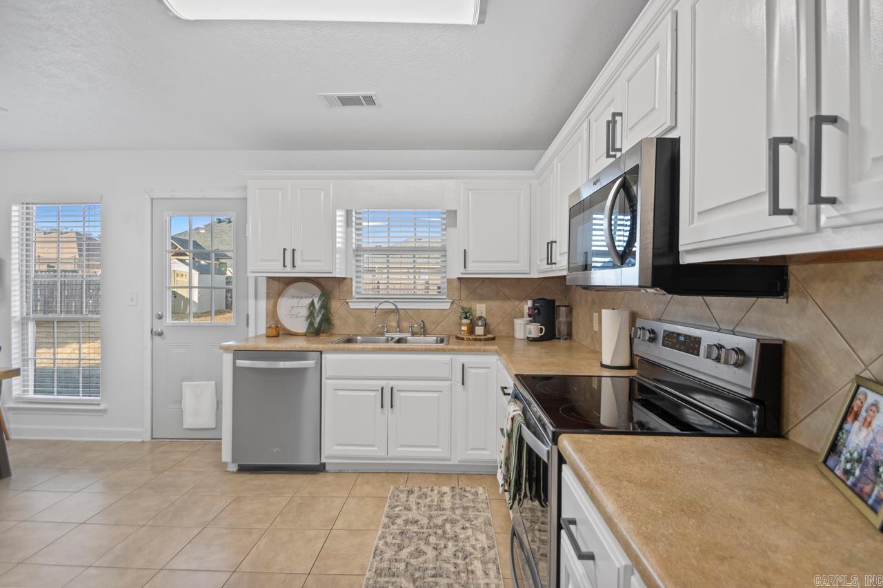 JEWELS ESTATES - Residential