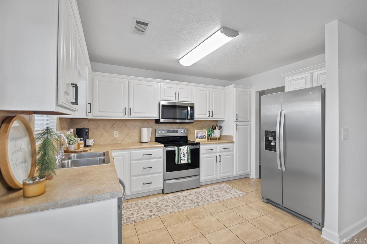 JEWELS ESTATES - Residential