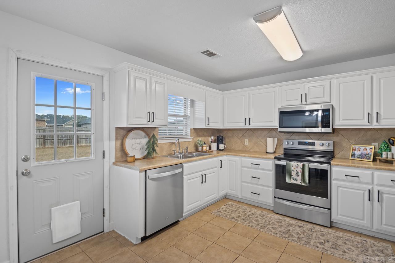 JEWELS ESTATES - Residential