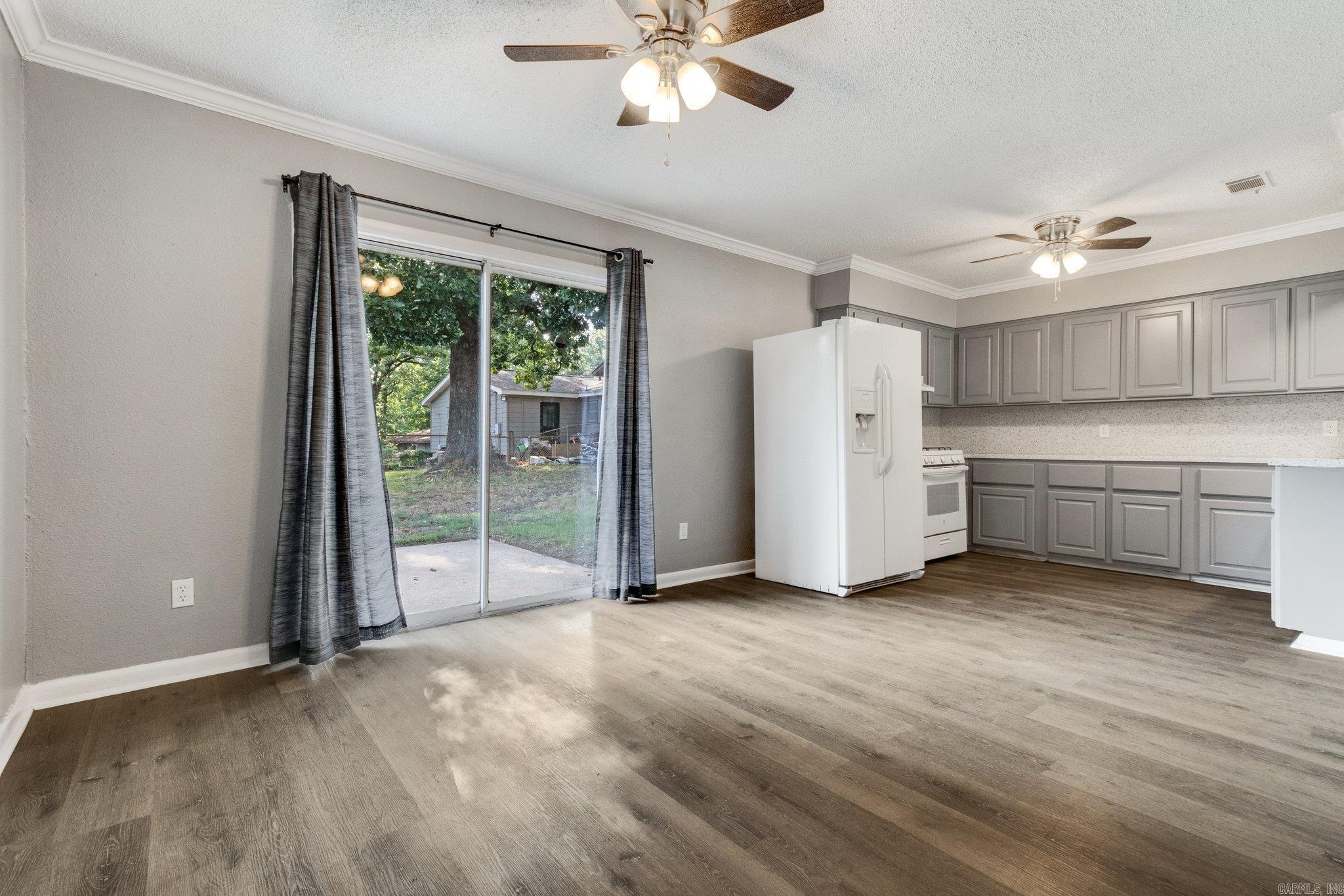 Burnelle Manor - Residential