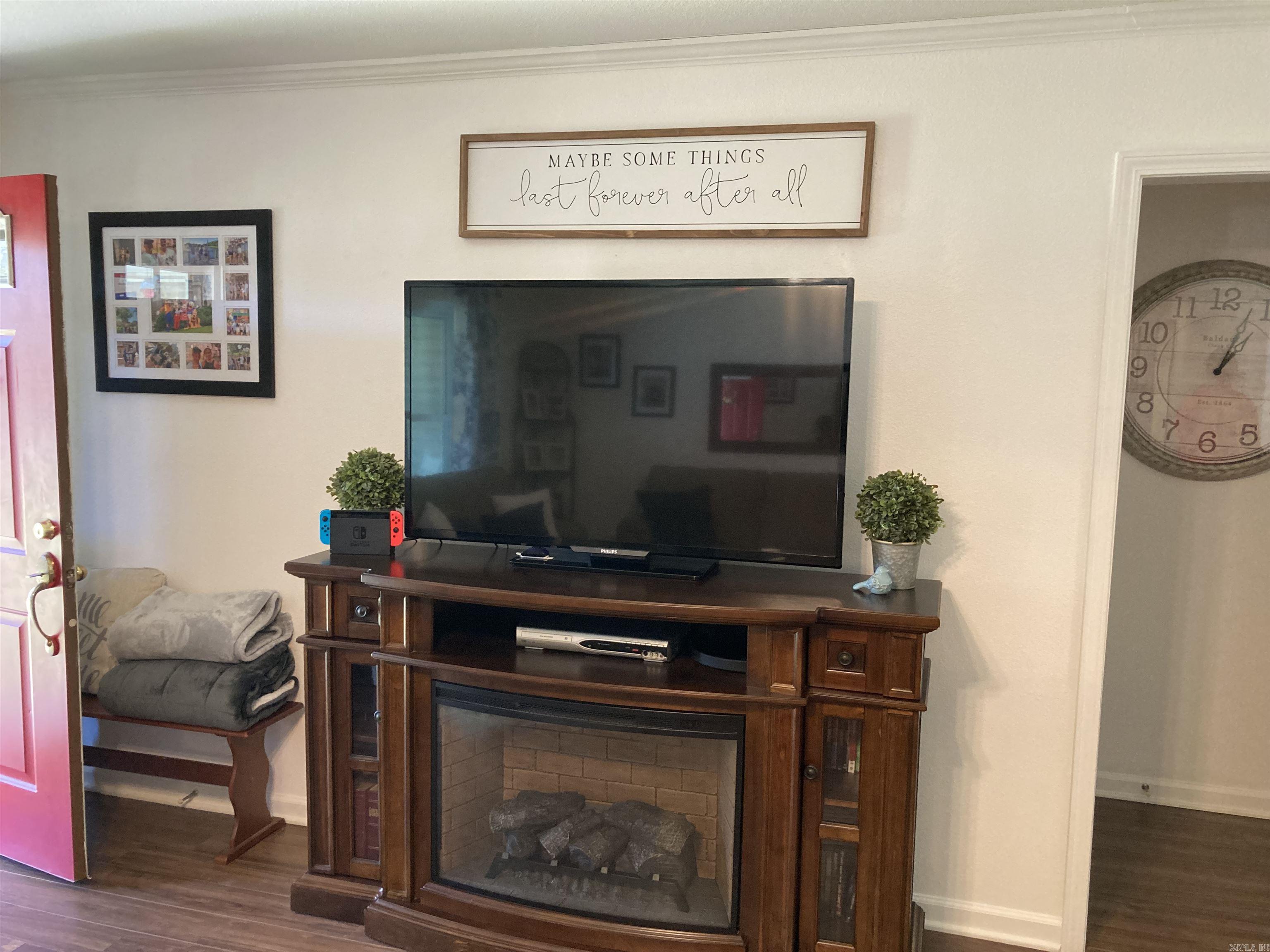 Pine Crest - Residential