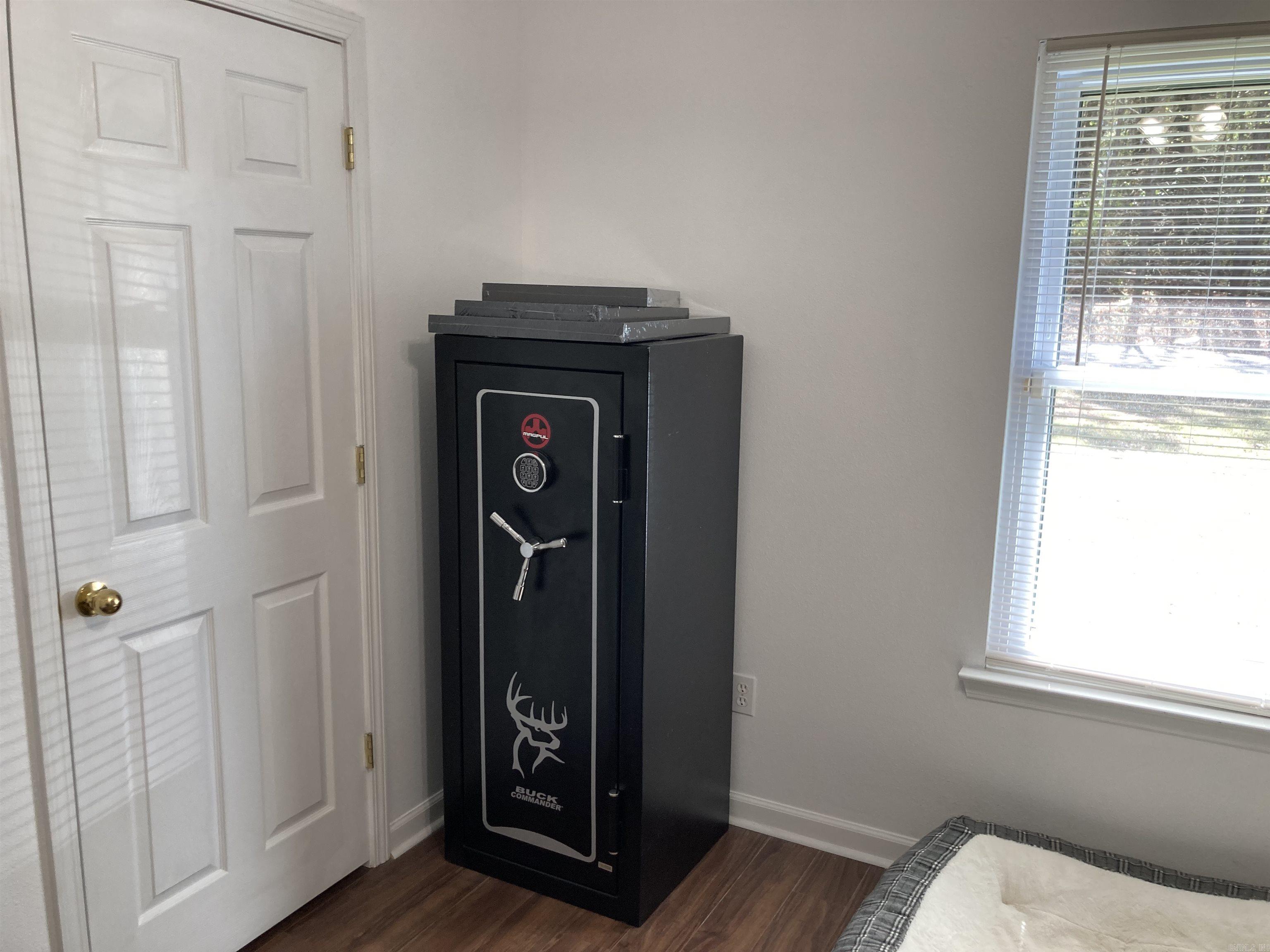 Pine Crest - Residential