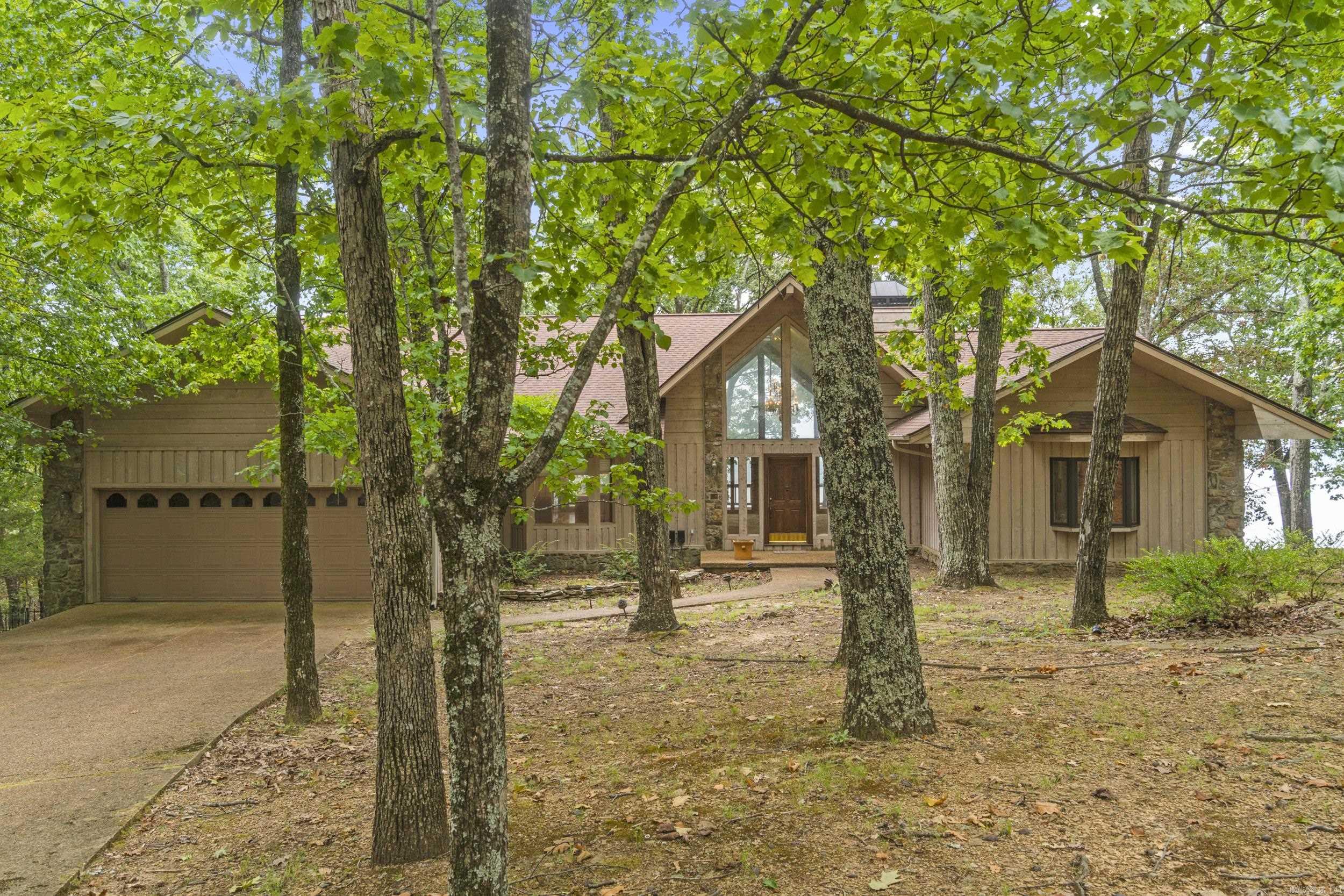 DIAMOND BLUFF ESTATES EAST - Residential