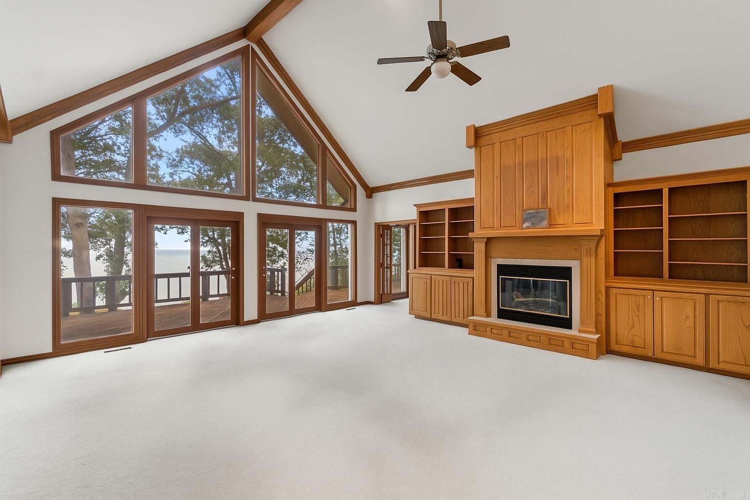 DIAMOND BLUFF ESTATES EAST - Residential