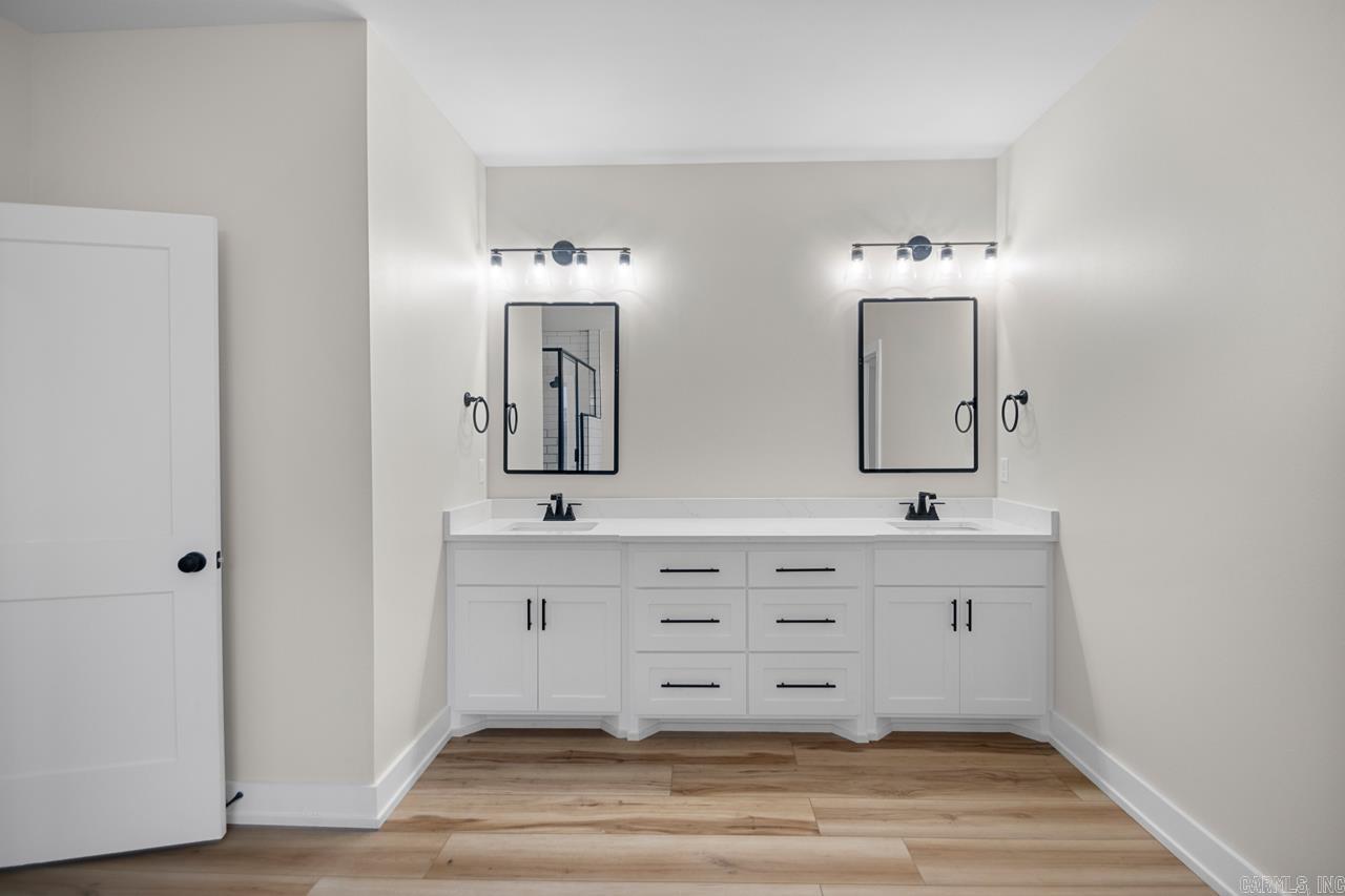 OAK TREE SOUTH - Residential