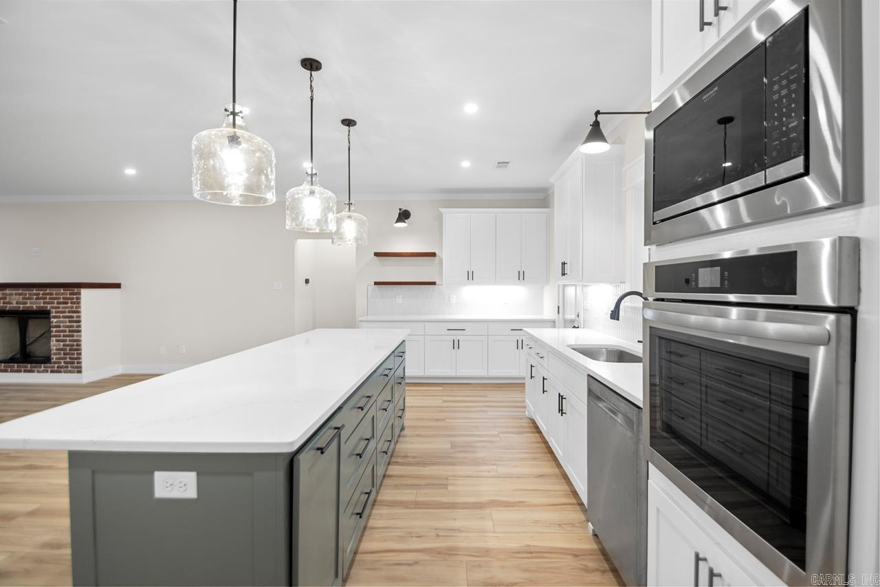 OAK TREE SOUTH - Residential