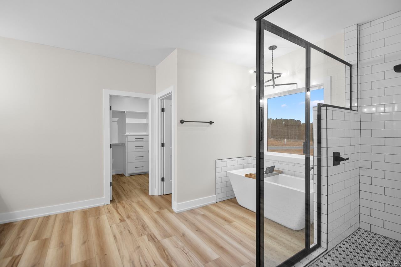 OAK TREE SOUTH - Residential