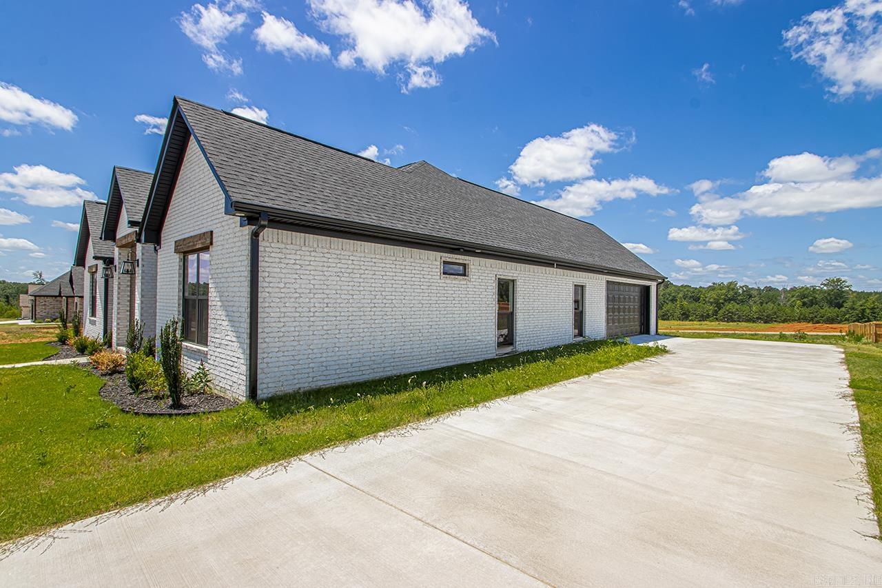 OAK TREE SOUTH - Residential