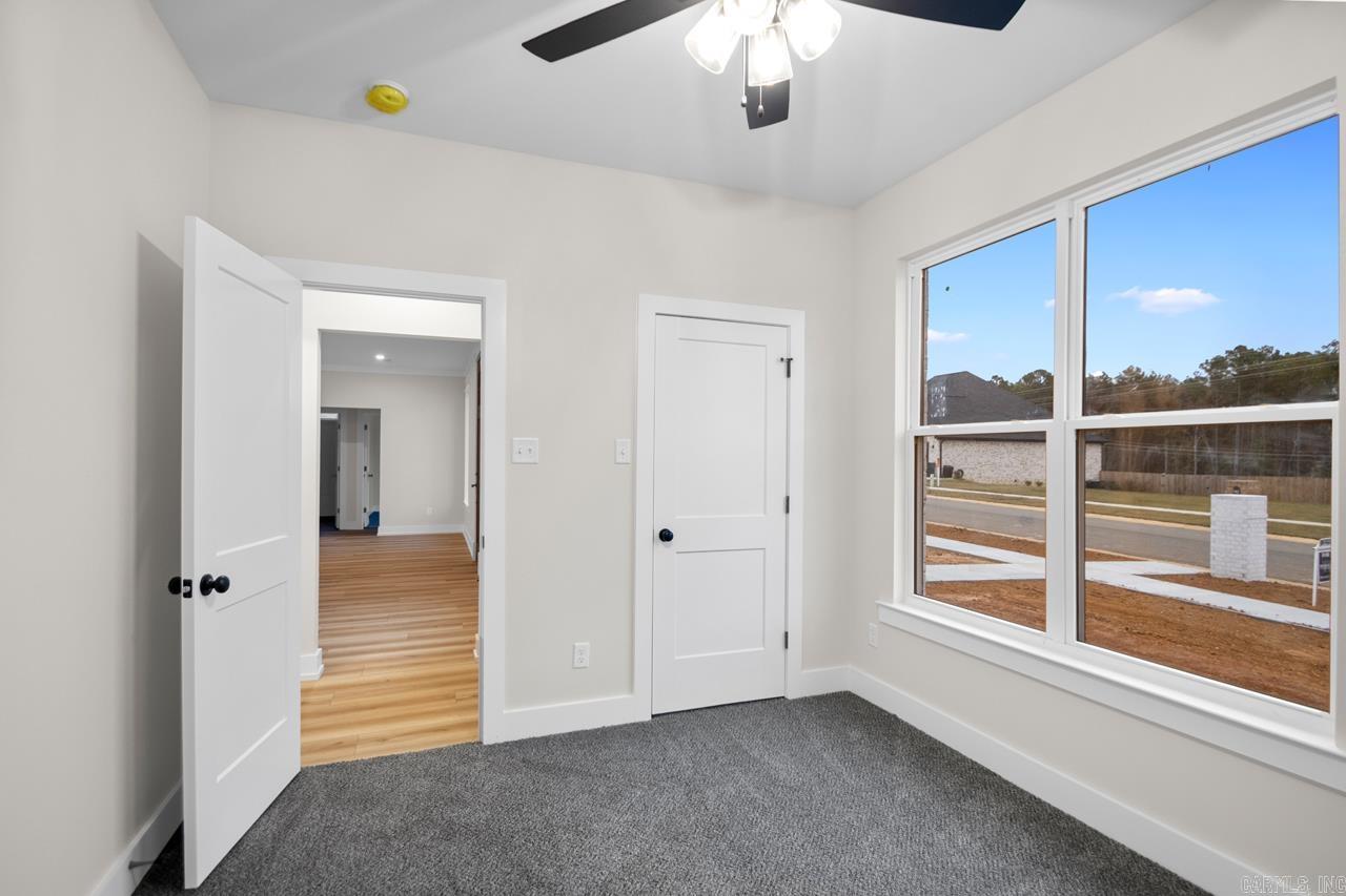 OAK TREE SOUTH - Residential