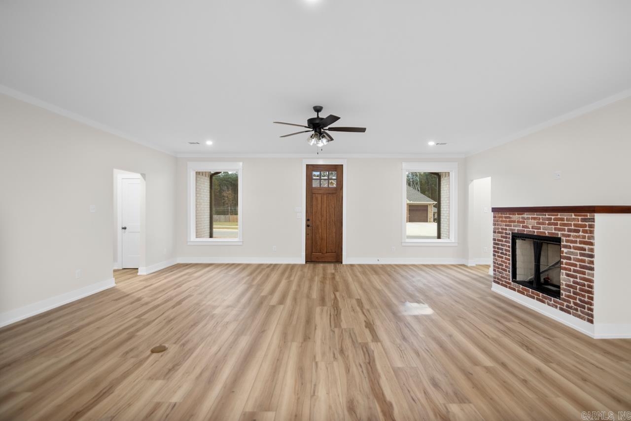 OAK TREE SOUTH - Residential
