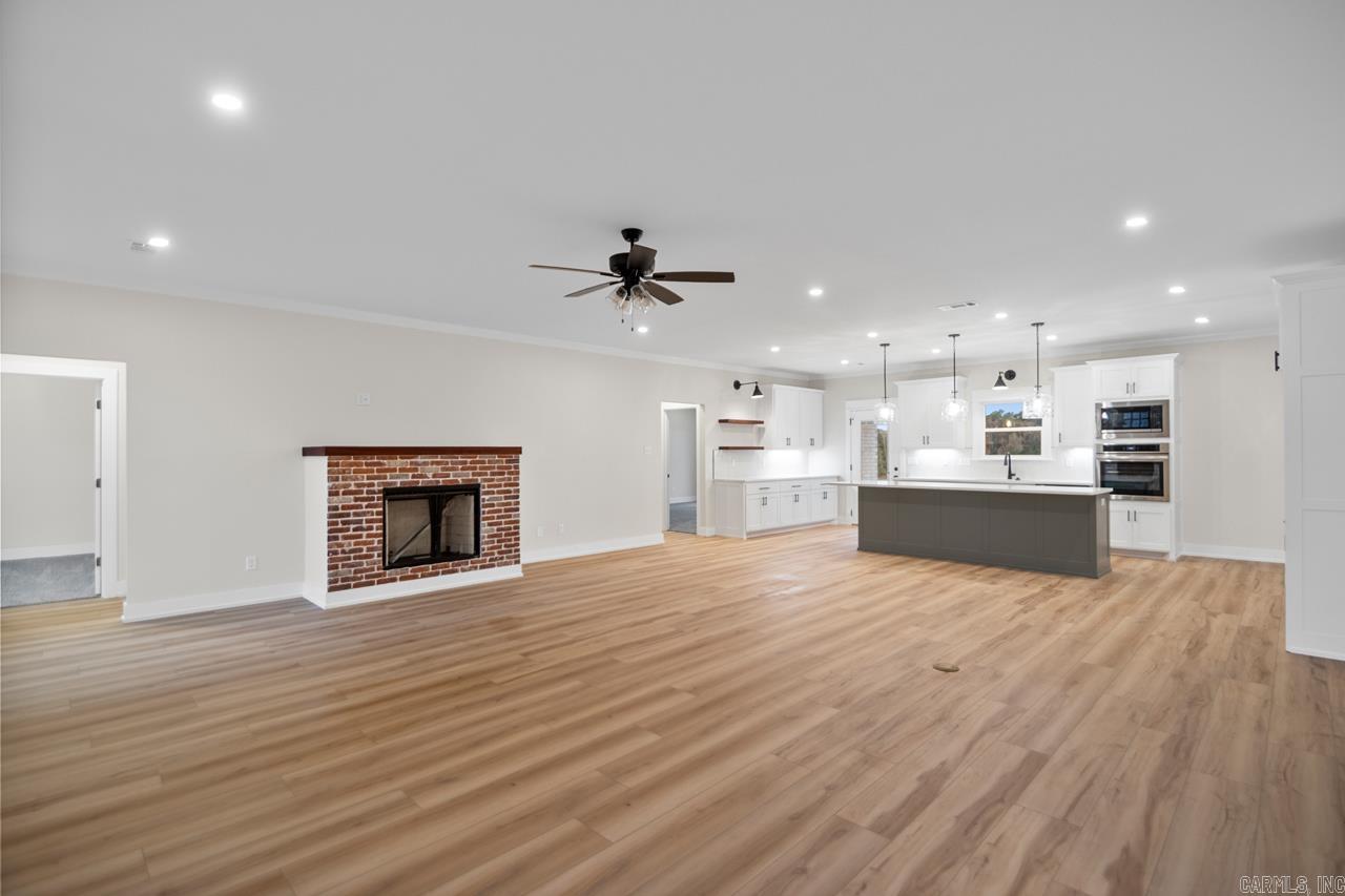 OAK TREE SOUTH - Residential