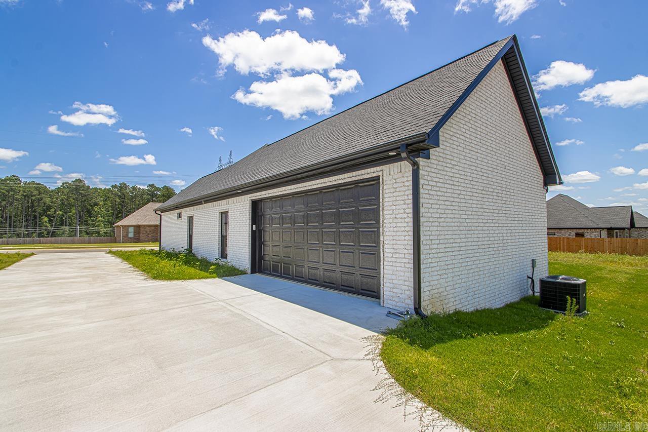 OAK TREE SOUTH - Residential
