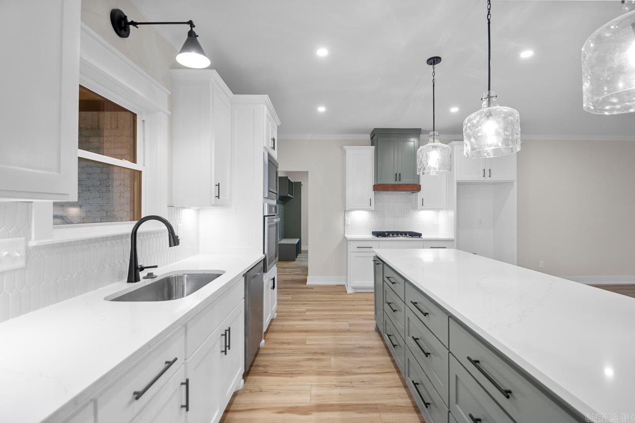 OAK TREE SOUTH - Residential
