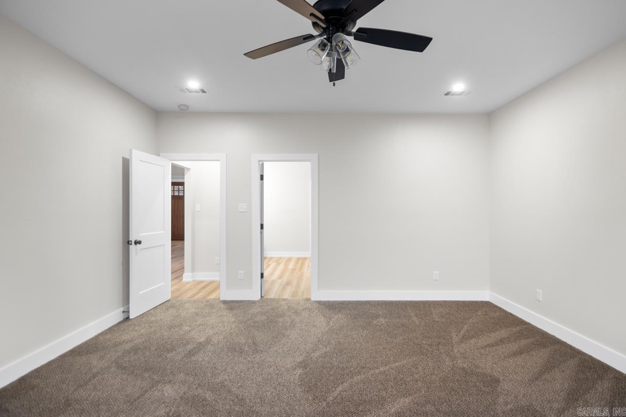 OAK TREE SOUTH - Residential