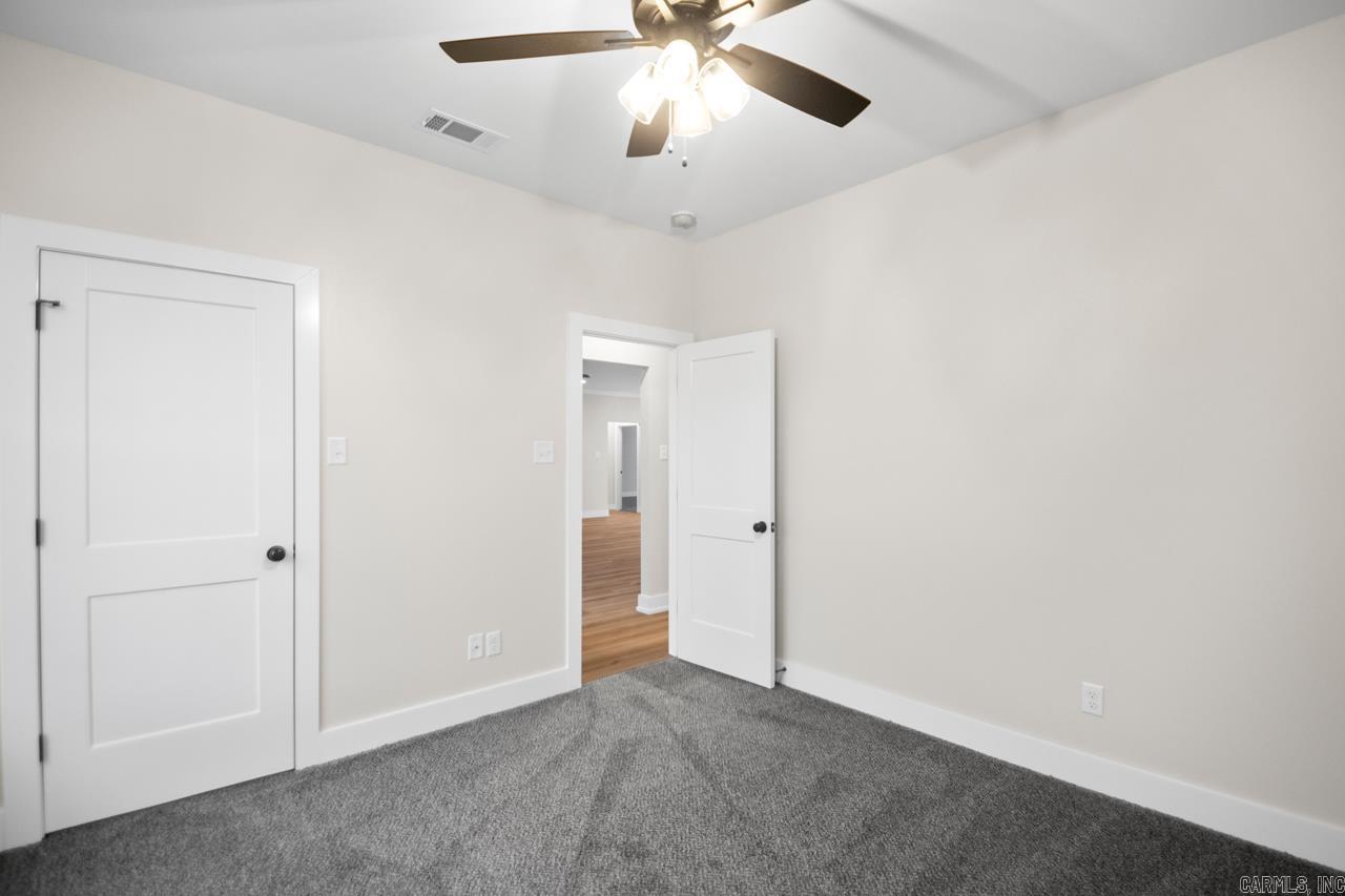 OAK TREE SOUTH - Residential