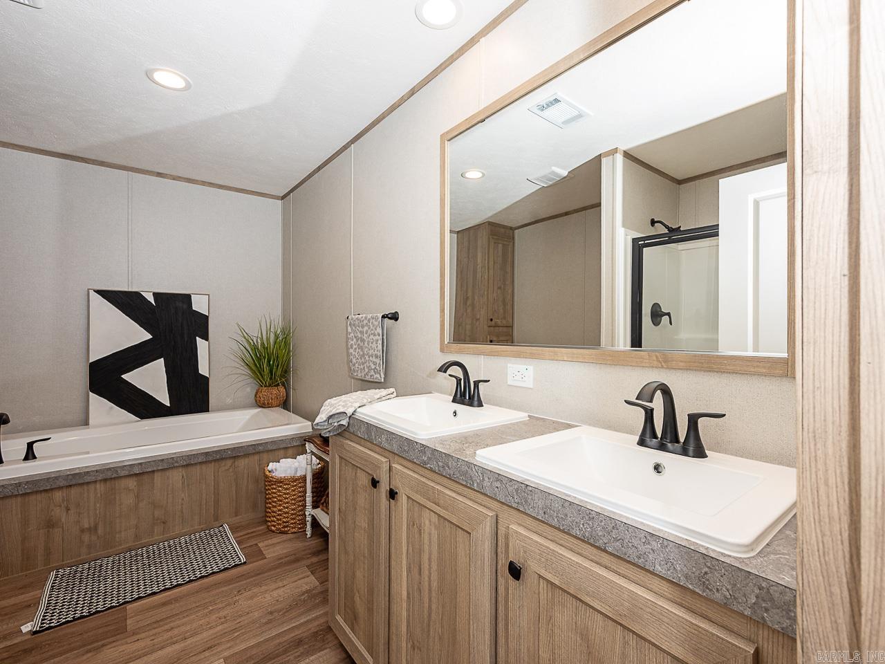 MOUNTAIN PINE ESTATES - Residential