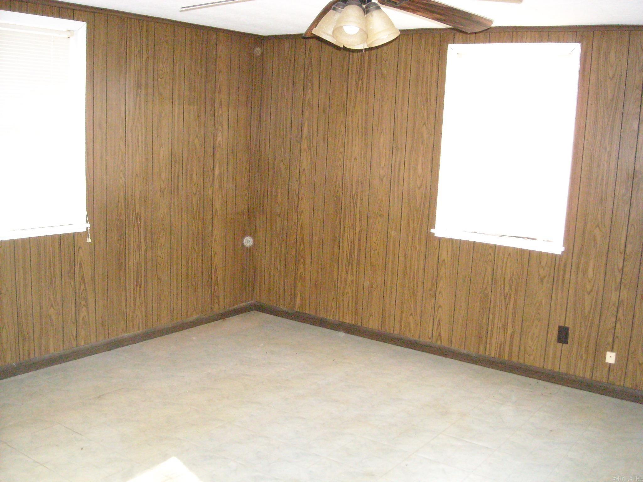 SCHOOL -STRONG - Residential