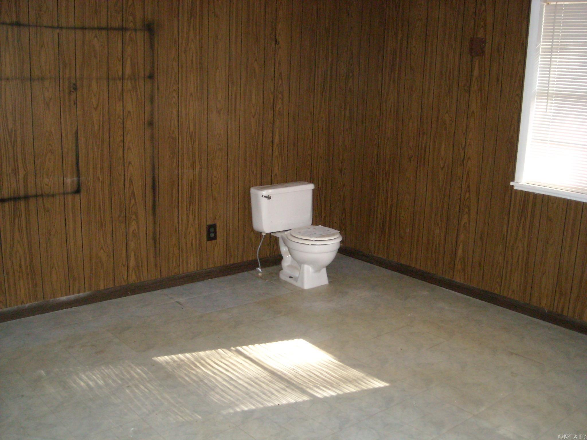 SCHOOL -STRONG - Residential