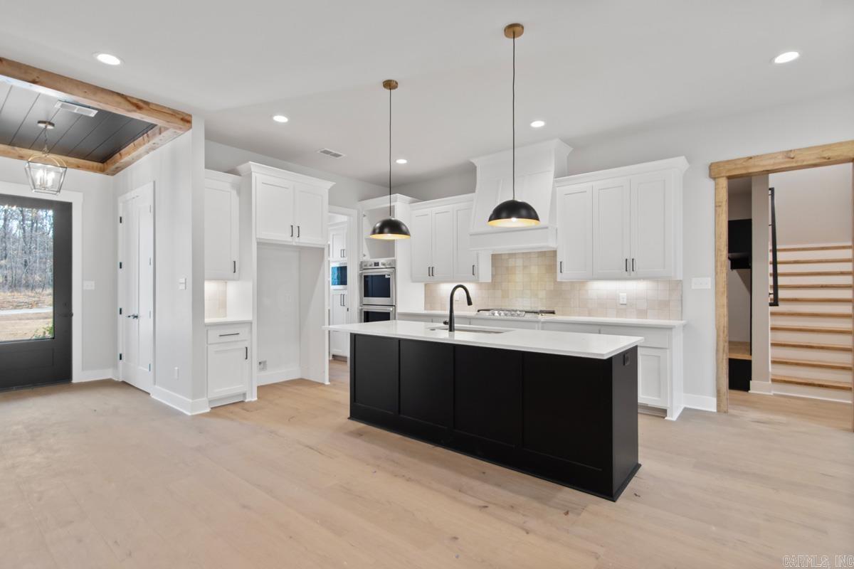 AVILLA MANOR - Residential