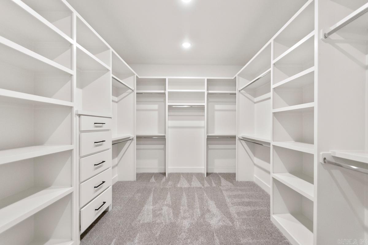 AVILLA MANOR - Residential