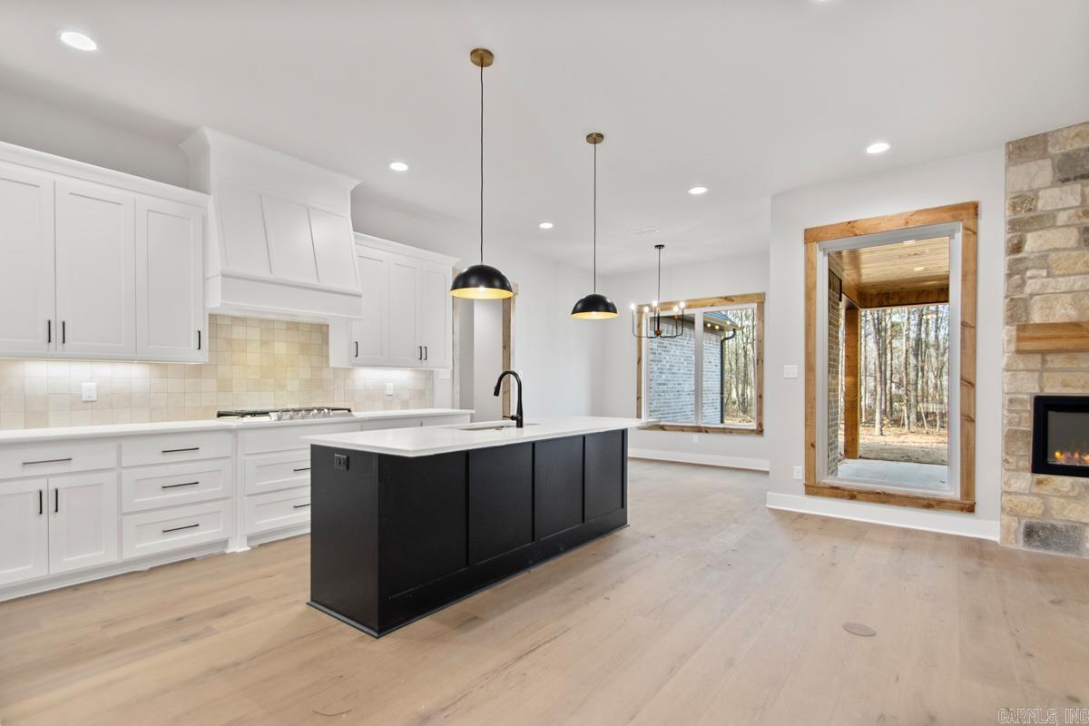 AVILLA MANOR - Residential