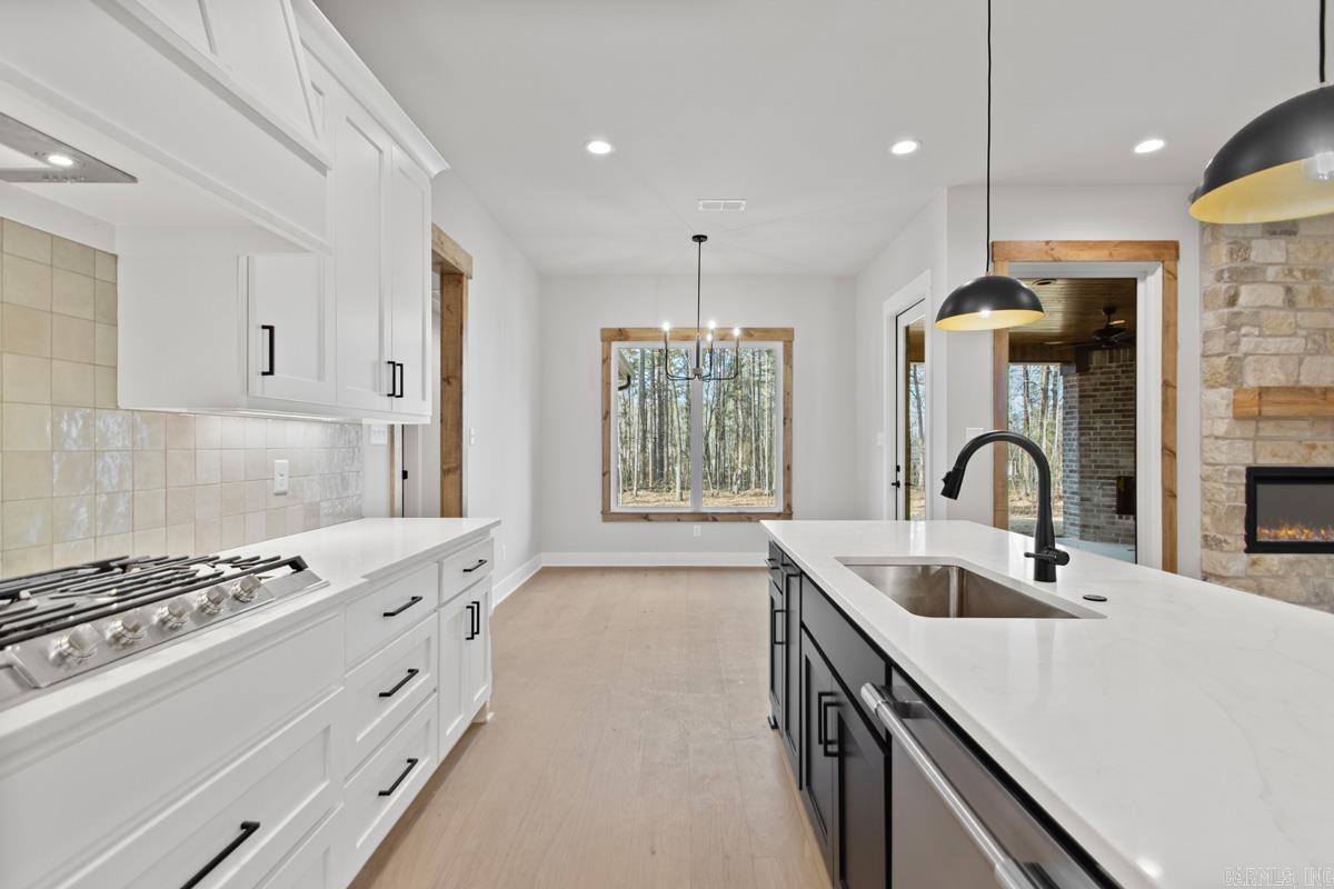 AVILLA MANOR - Residential