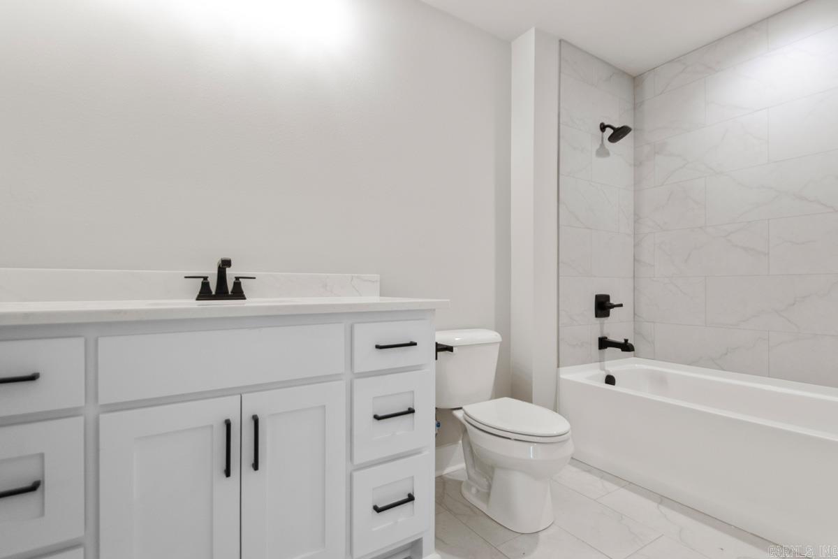 AVILLA MANOR - Residential