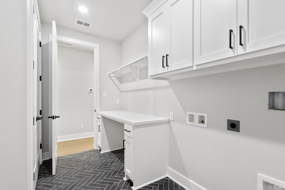 AVILLA MANOR - Residential