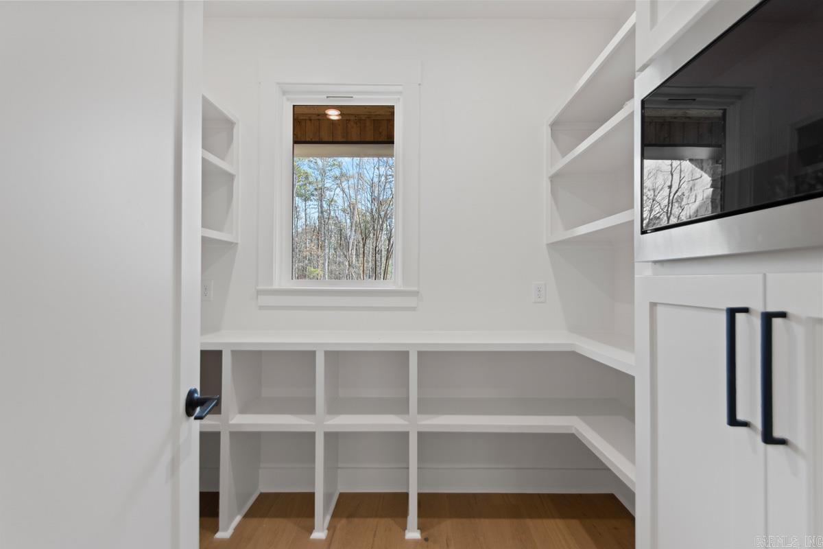 AVILLA MANOR - Residential