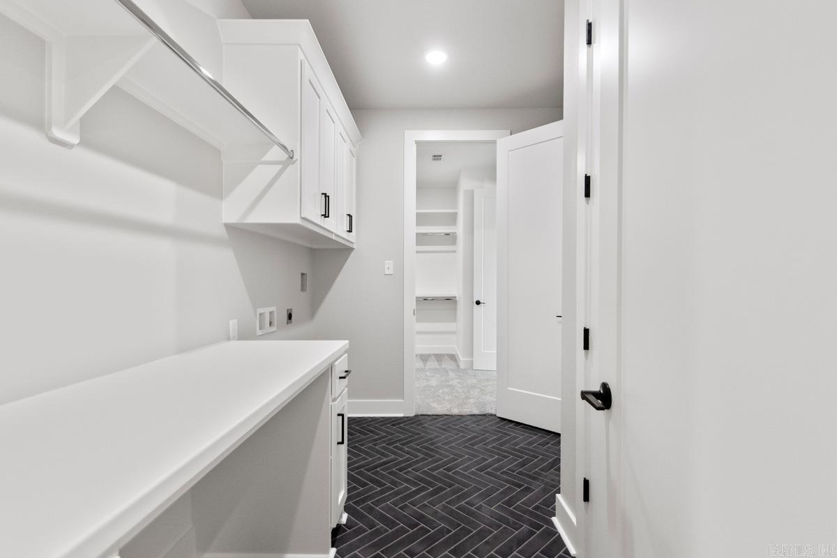 AVILLA MANOR - Residential