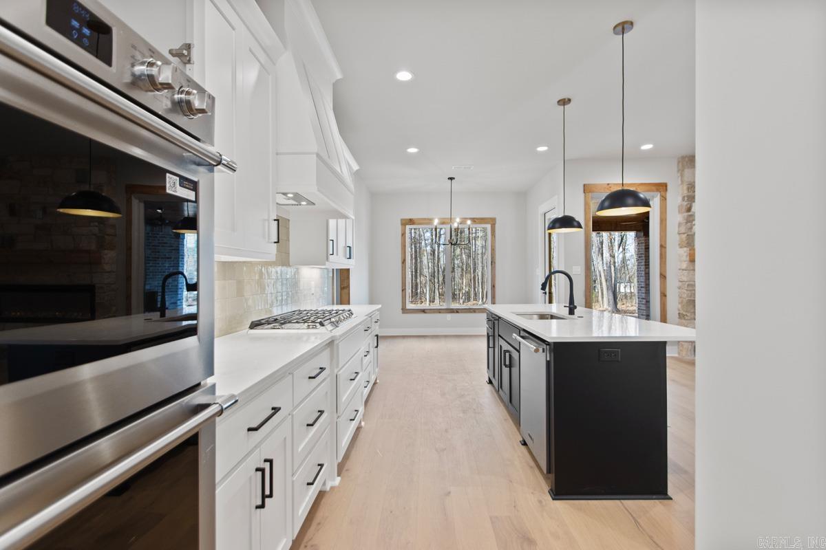 AVILLA MANOR - Residential