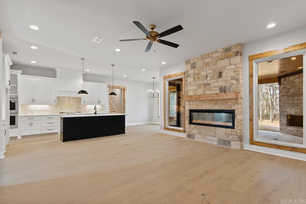 AVILLA MANOR - Residential