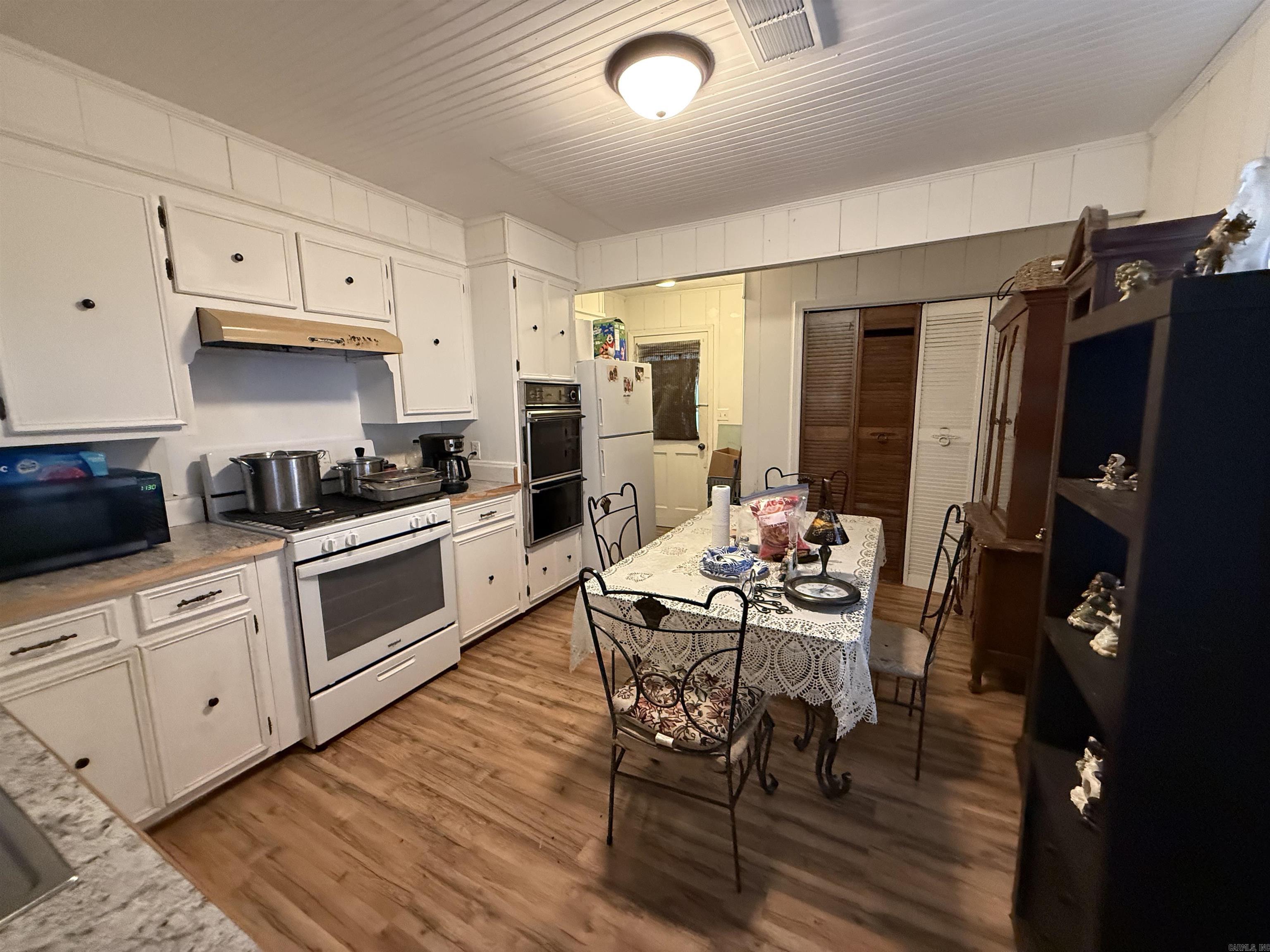 Twin Oaks - Residential