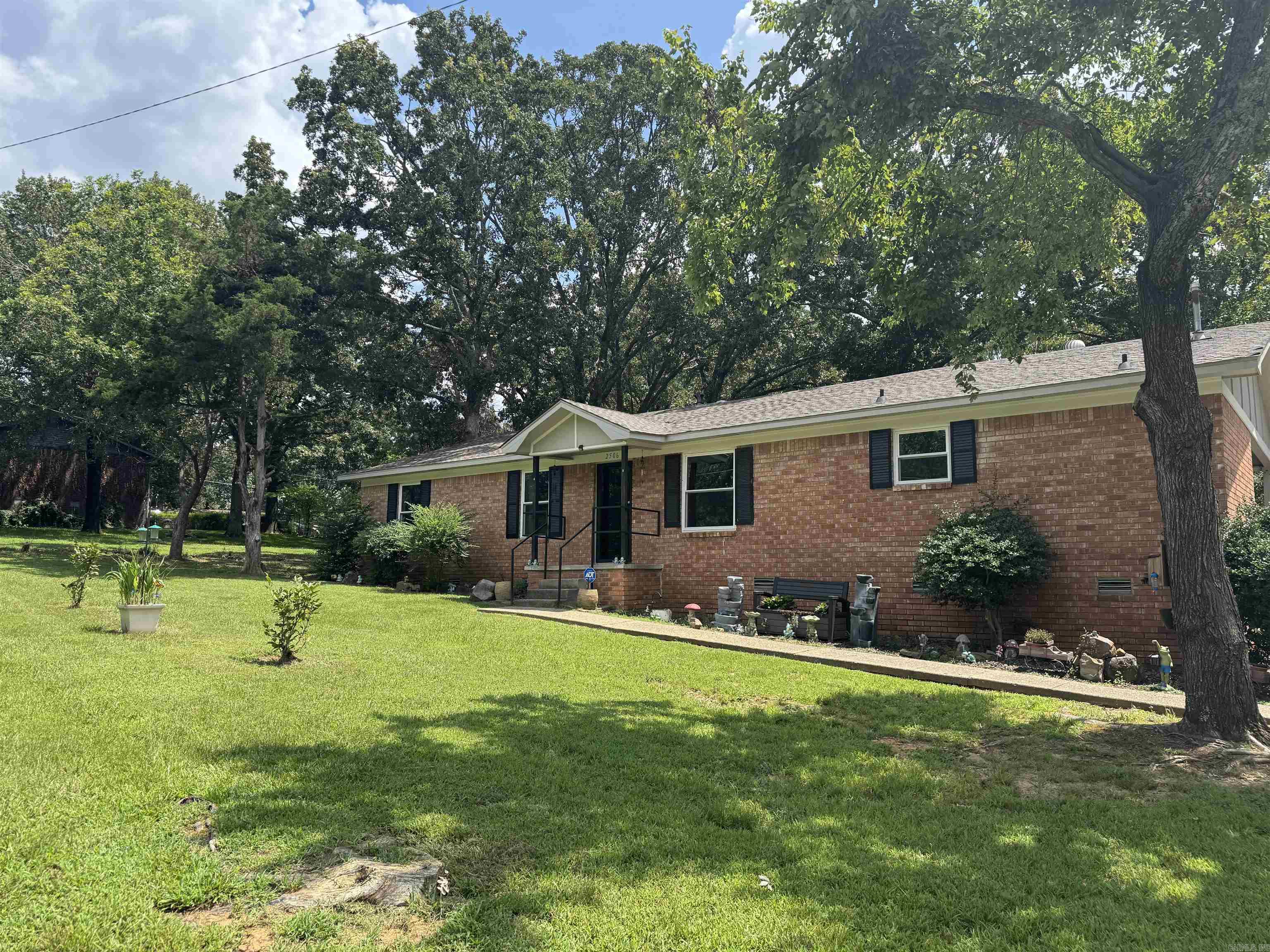 WOODRIDGE - Residential