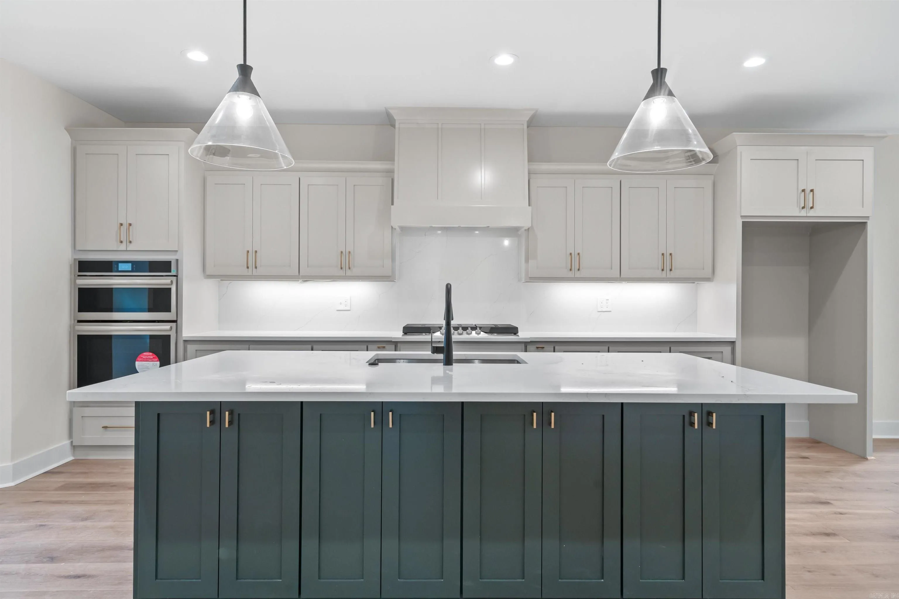 Benton, Arkansas 72019, United States, 4 Bedrooms Bedrooms, ,4 BathroomsBathrooms,Residential,Active,31681