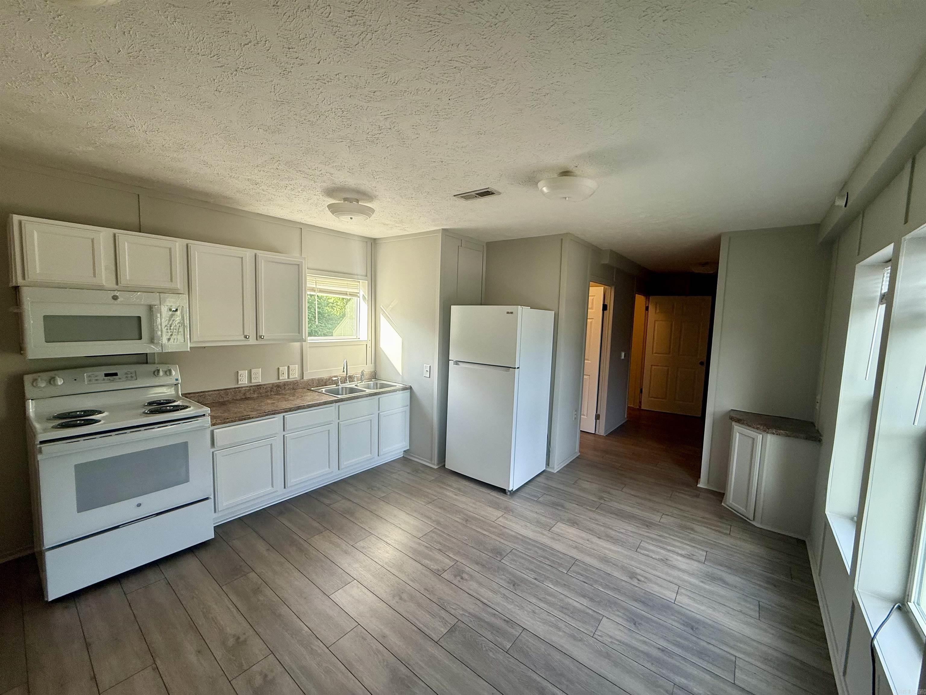 Houser-Bandy - Residential Lease