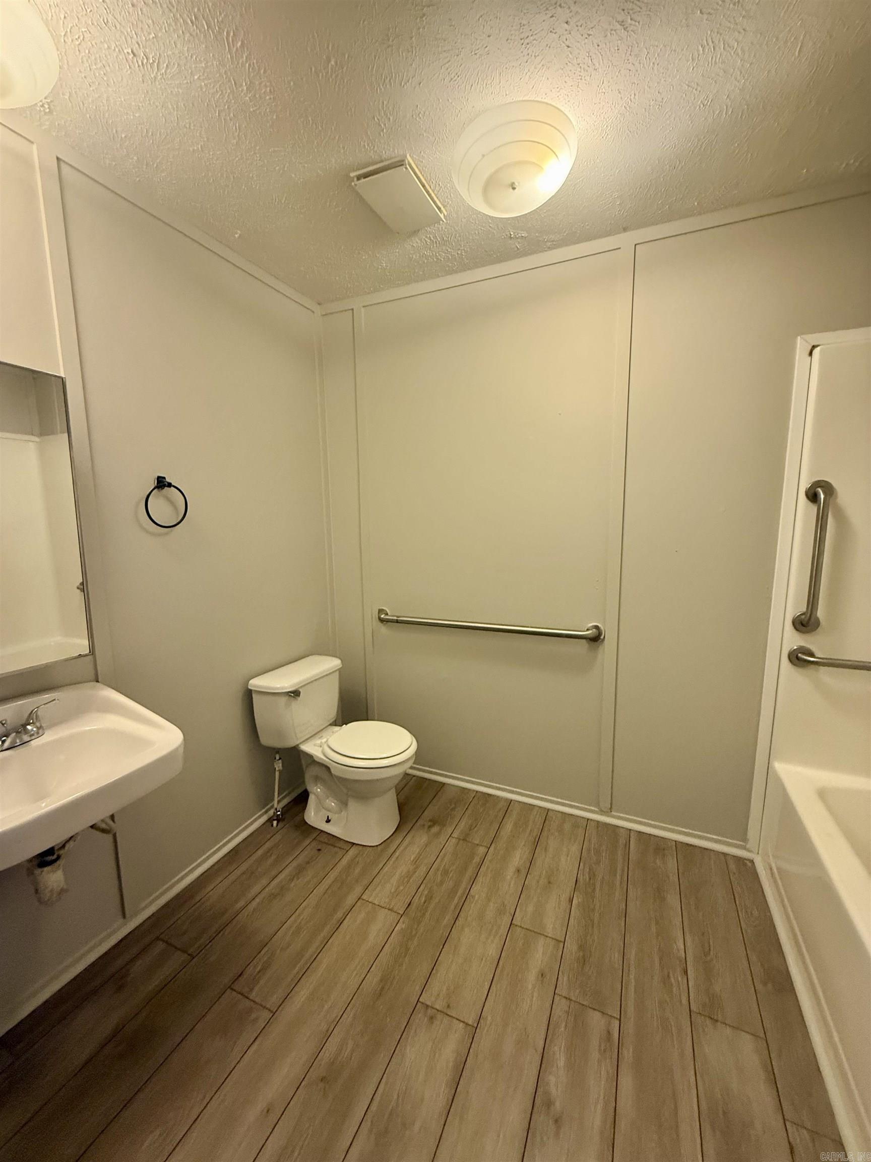 Houser-Bandy - Residential Lease