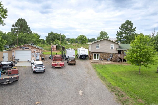 815 OLD COUNTY RD N, PLAINVIEW, AR 72857 - Image 040c2f2bbe1d56e95eaa0247cef79394/1781174365