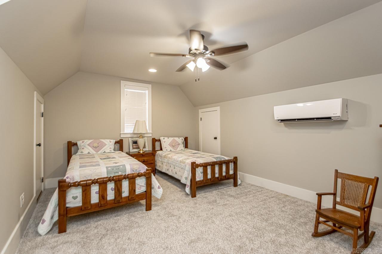 HURRICANE LAKE EST - Residential