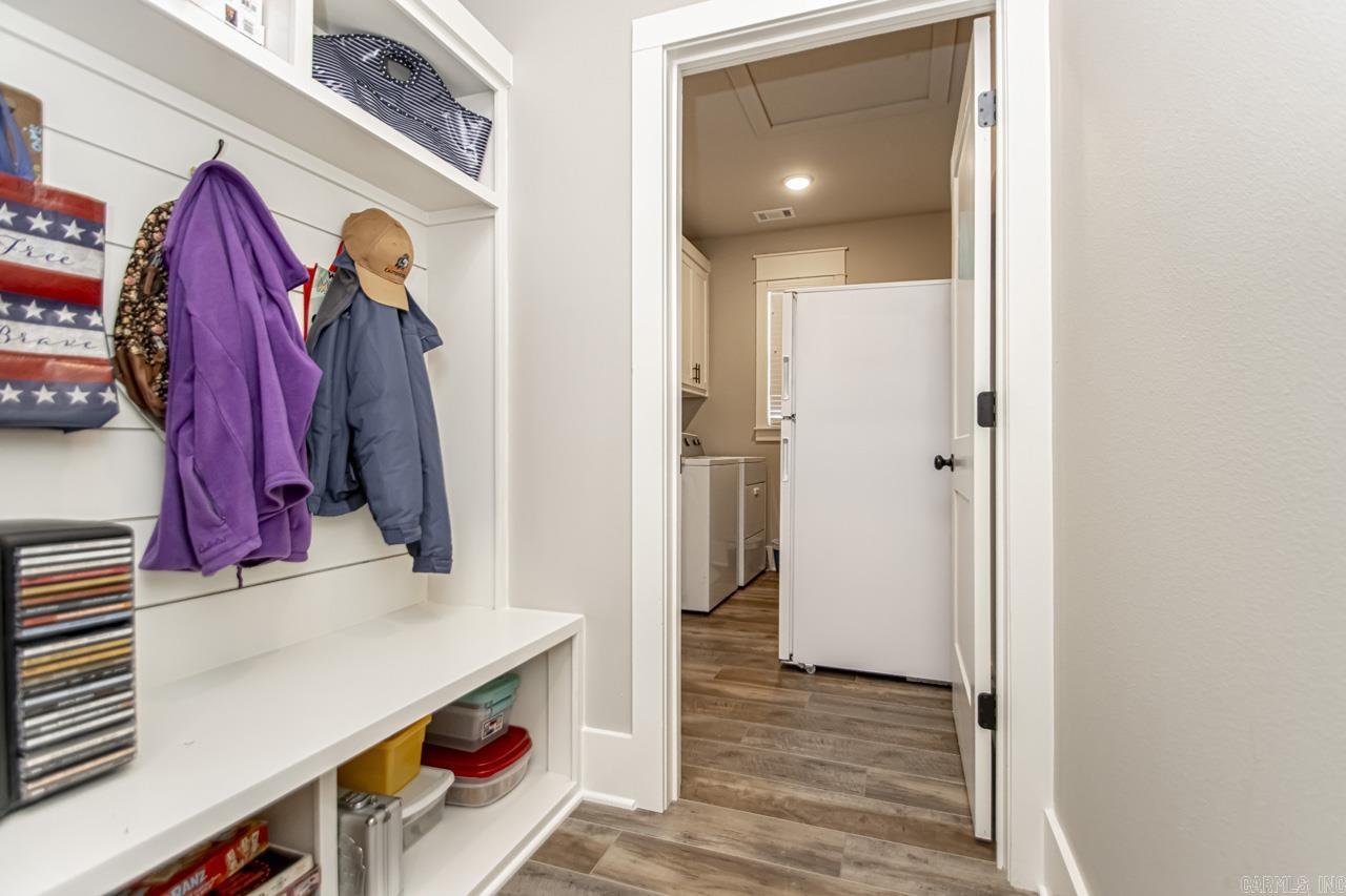 HURRICANE LAKE EST - Residential