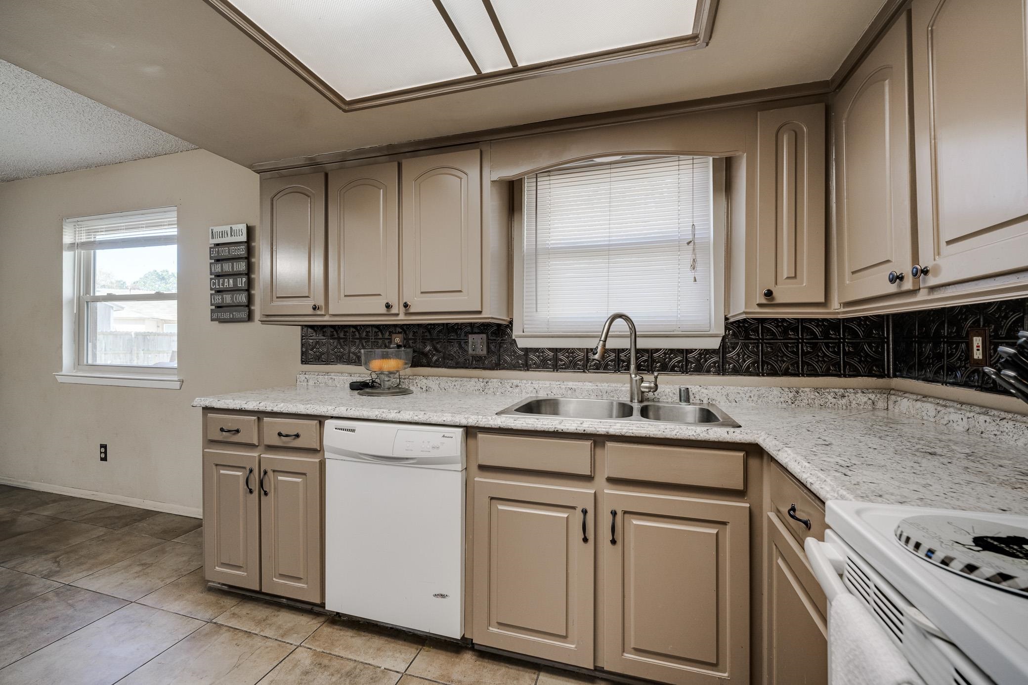 PECAN LAKE - Residential