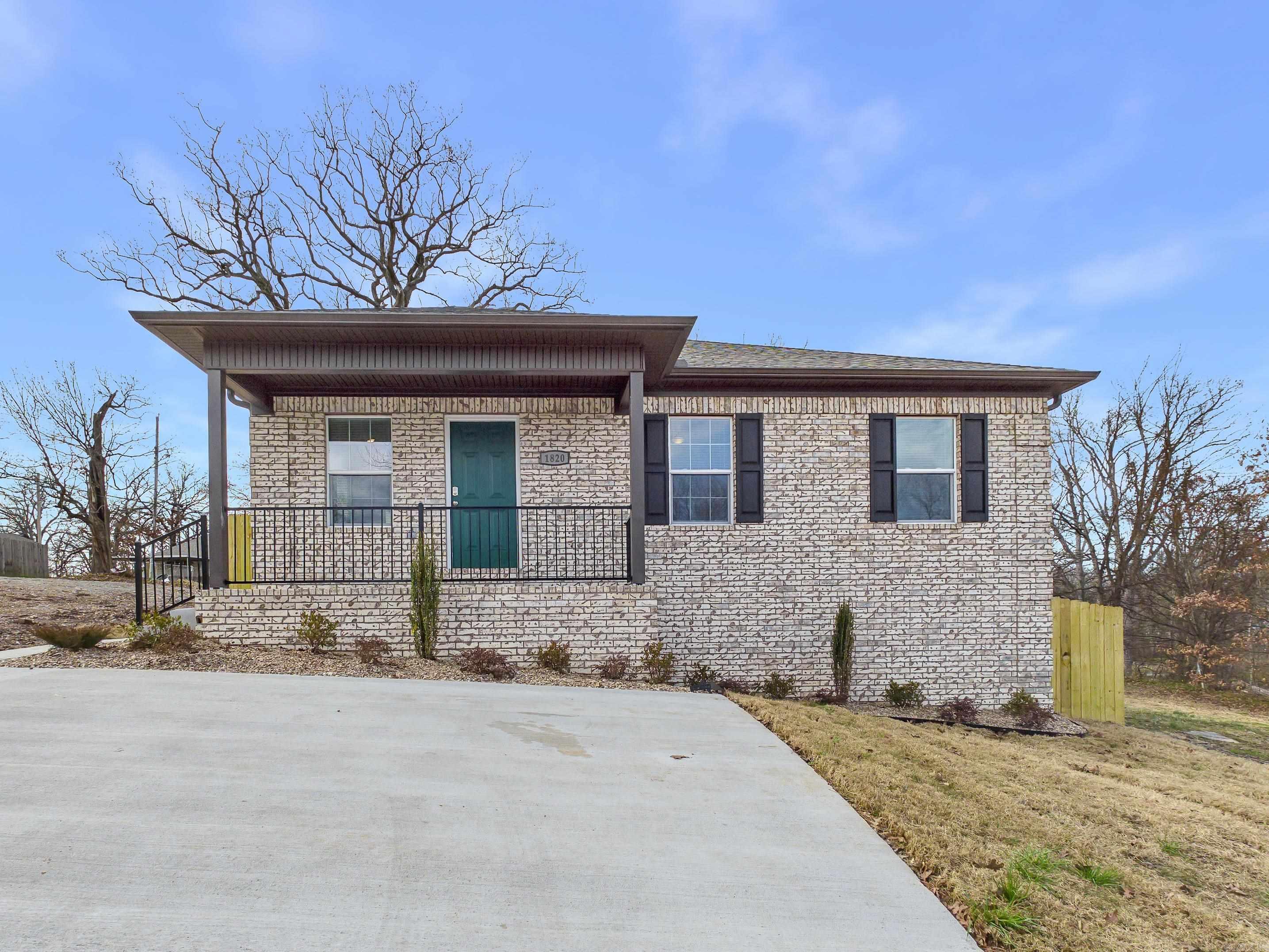CHICKASAW PLACE - Residential
