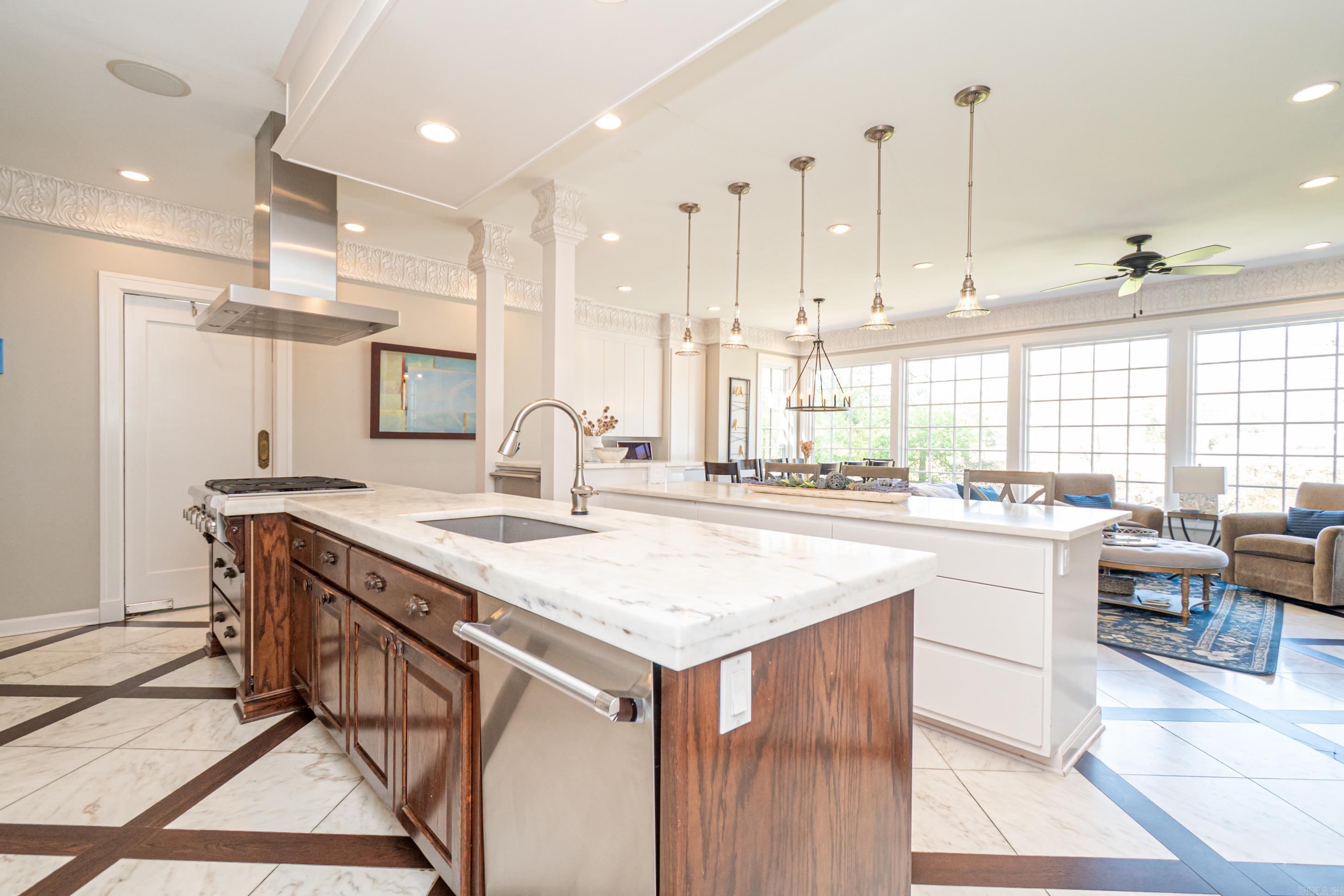 COUNTRY CLUB COLONY - Residential