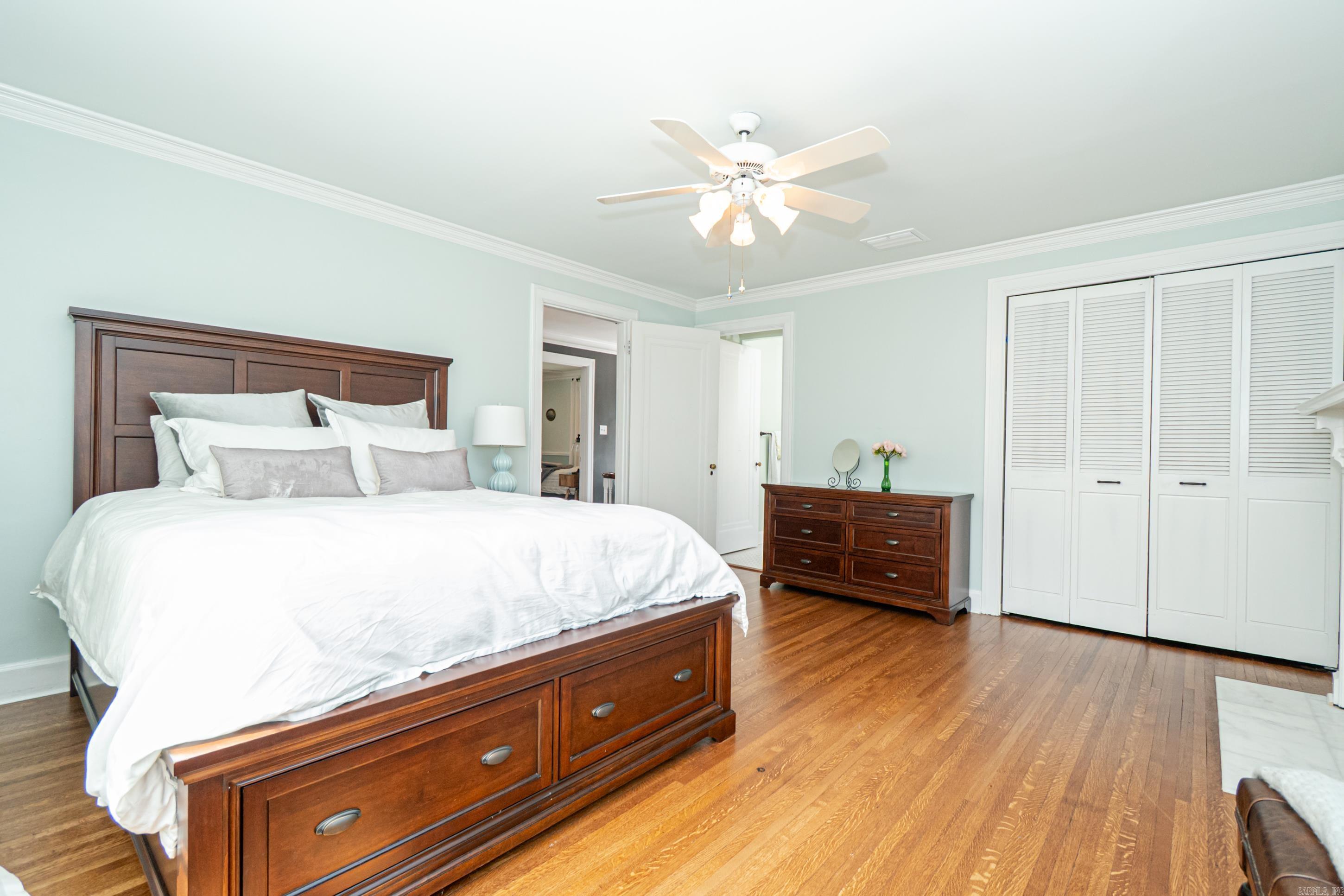 COUNTRY CLUB COLONY - Residential